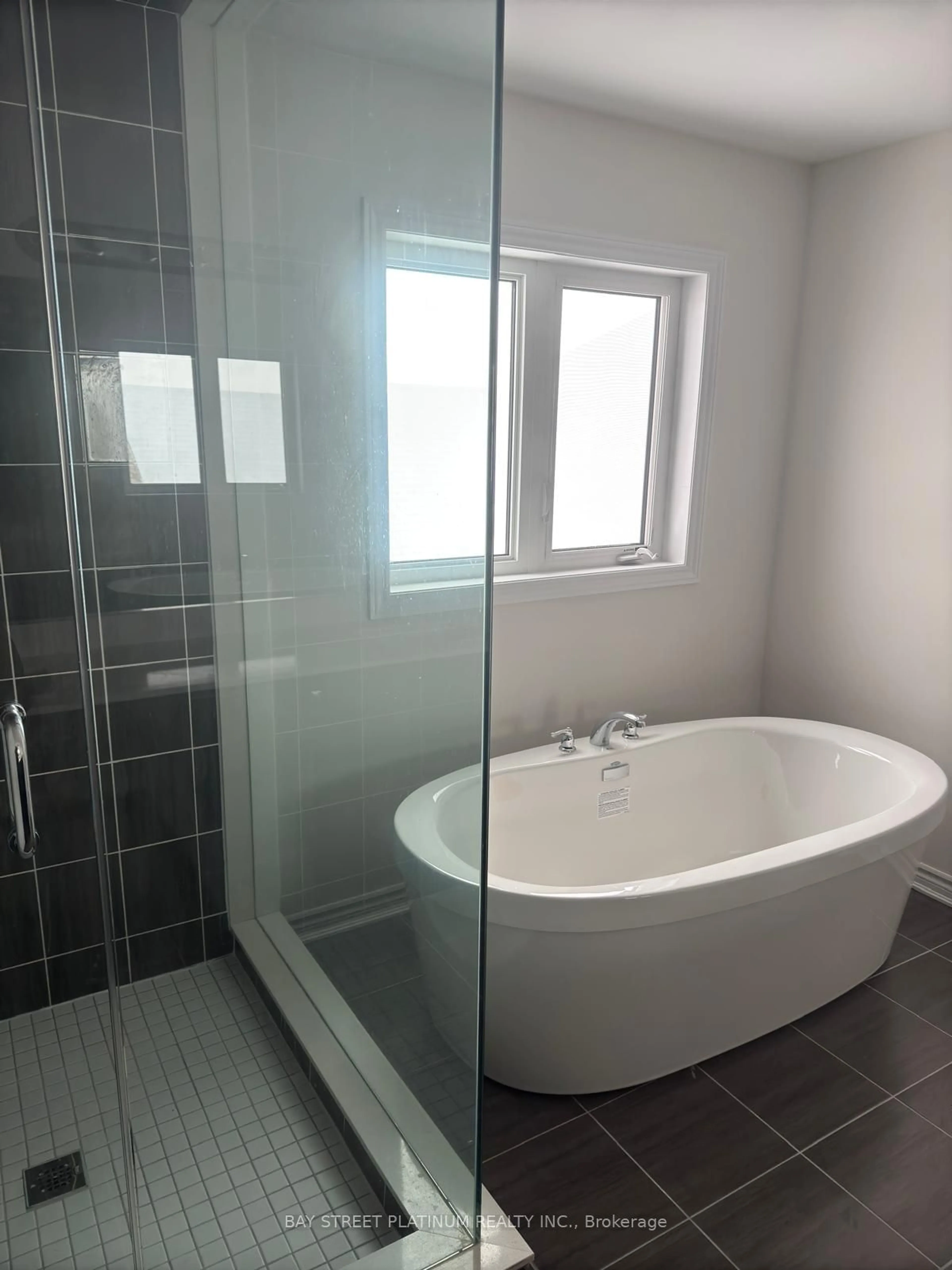 Contemporary bathroom, ceramic/tile floor for 74 Oriole Cres, Port Colborne Ontario L3K 6E2