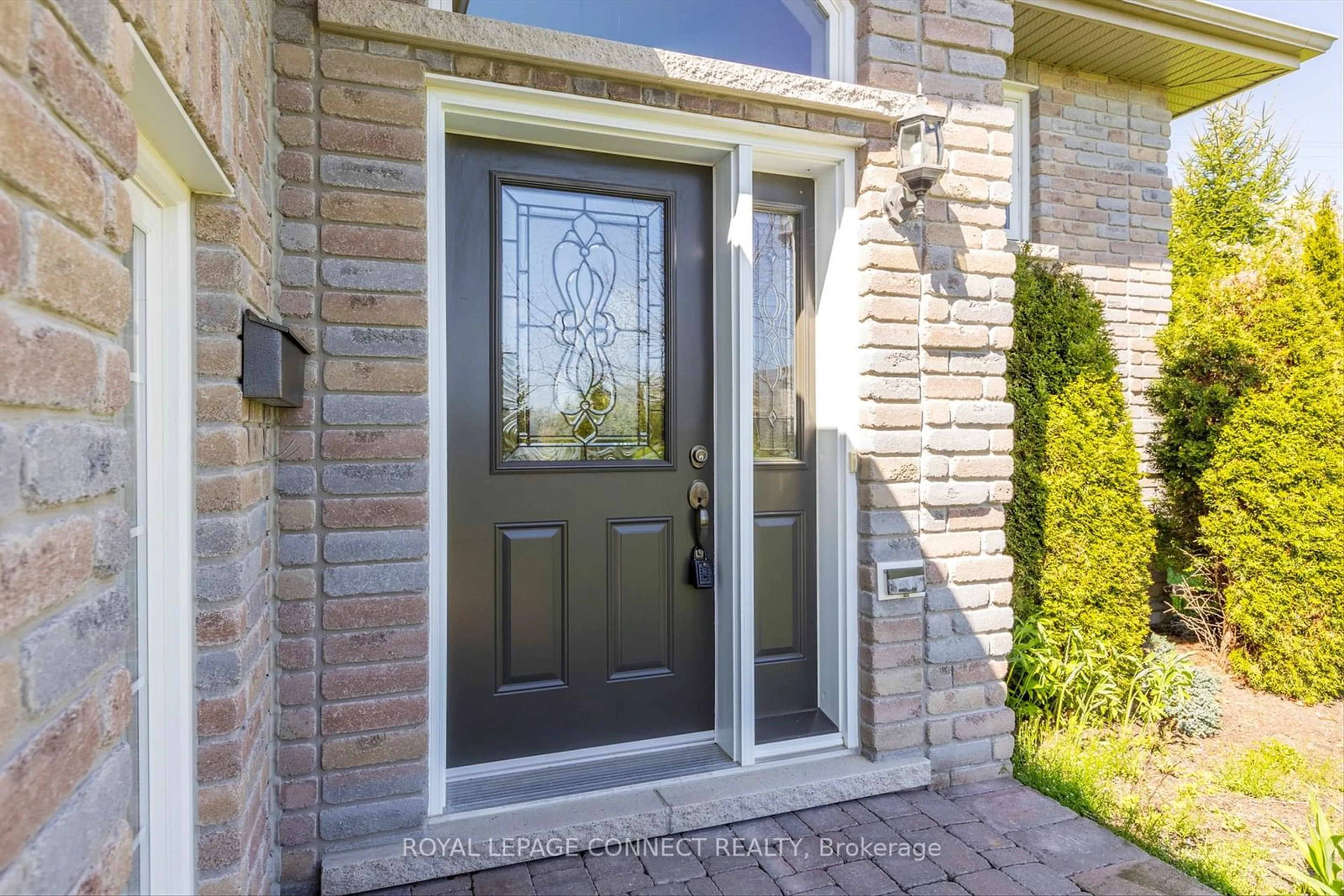 Indoor entryway for 301 Carnegie Ave #94, Peterborough Ontario K9L 0B3