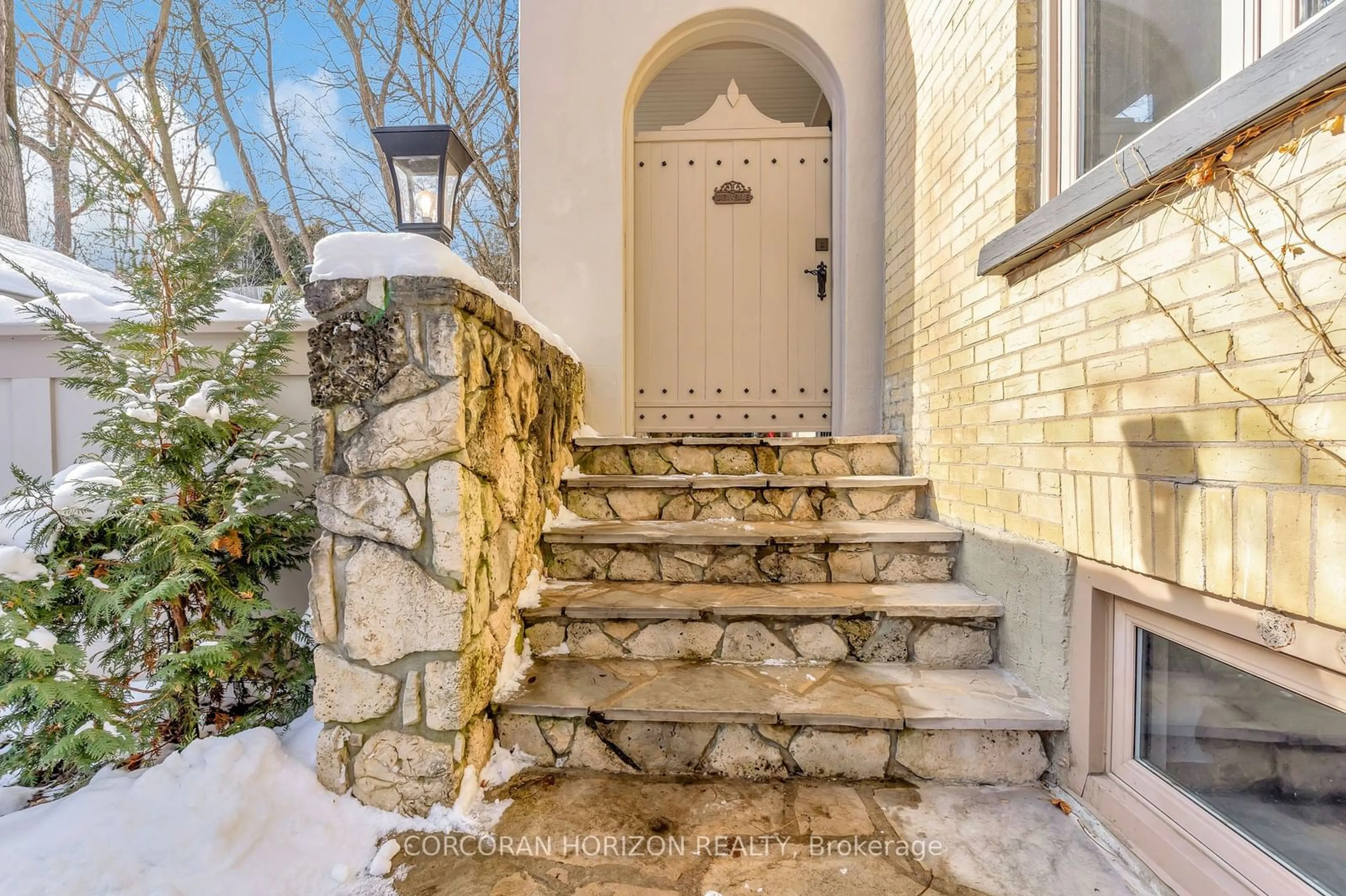 Stairs for 24 Ramore St, Cambridge Ontario N1S 2P8