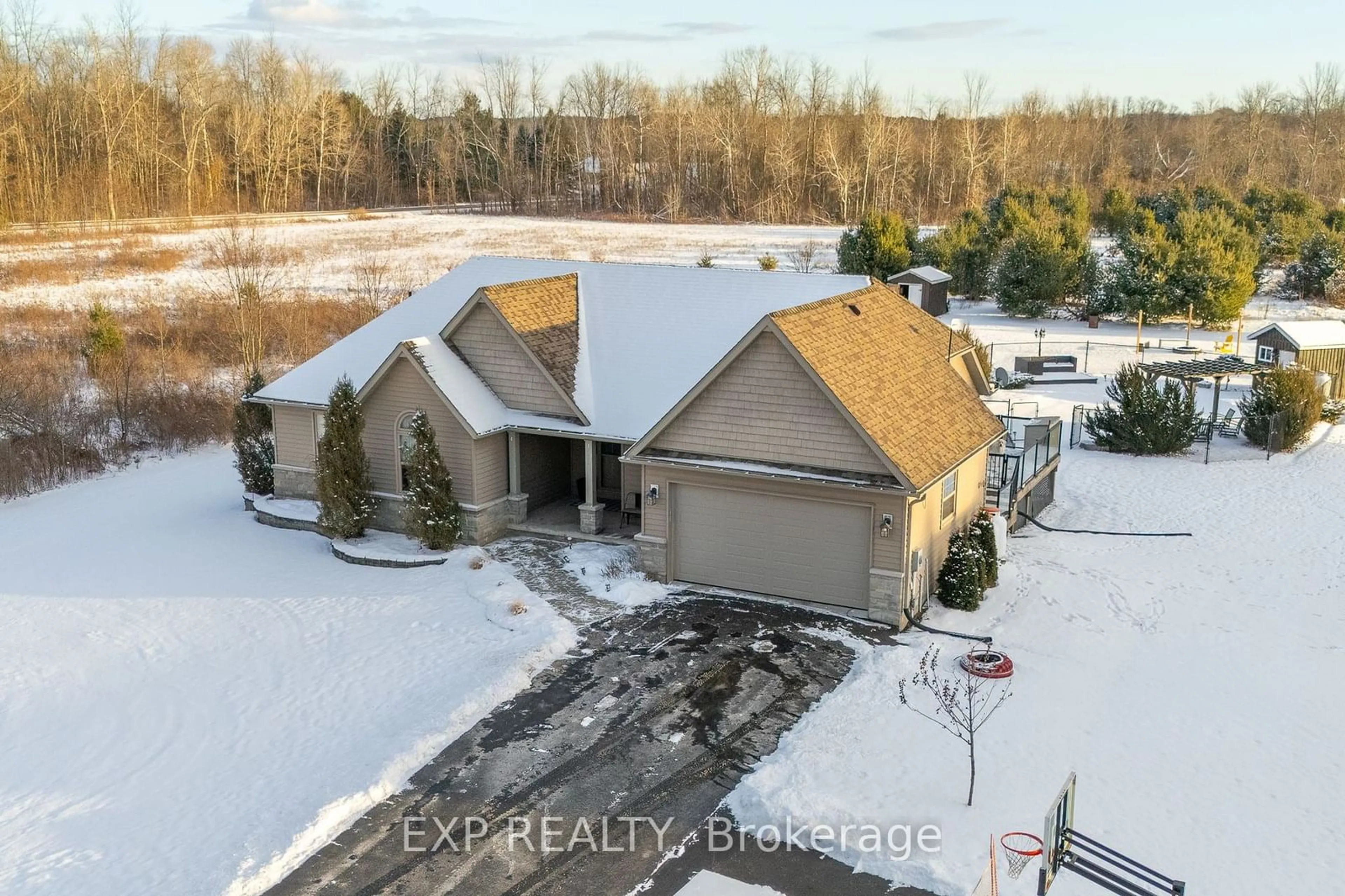 A pic from outside/outdoor area/front of a property/back of a property/a pic from drone, unknown for 27 Charles Rd, Tweed Ontario K0K 3J0