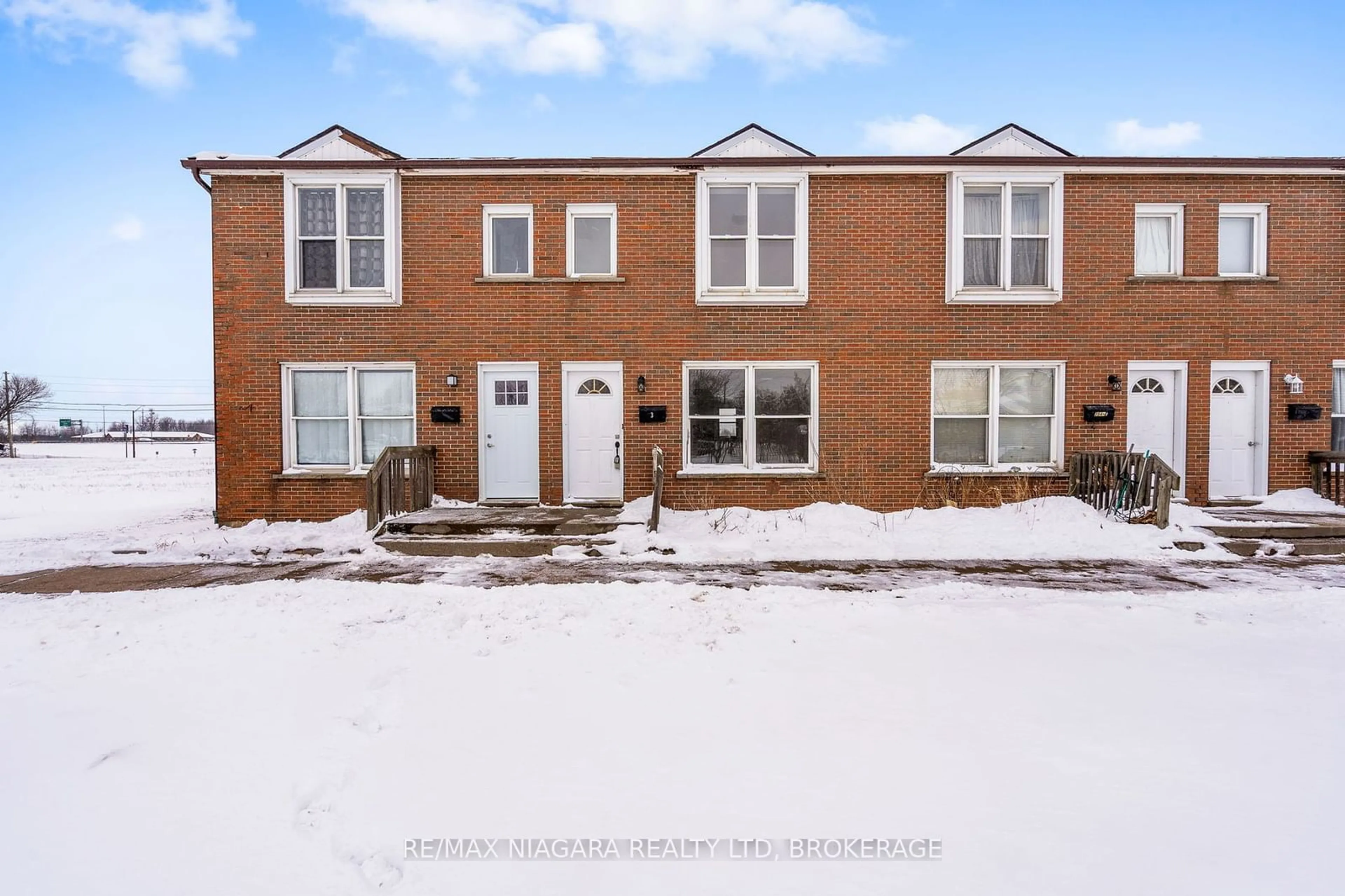 Unknown for 254 BERTIE St #3, Fort Erie Ontario L2A 1Z6