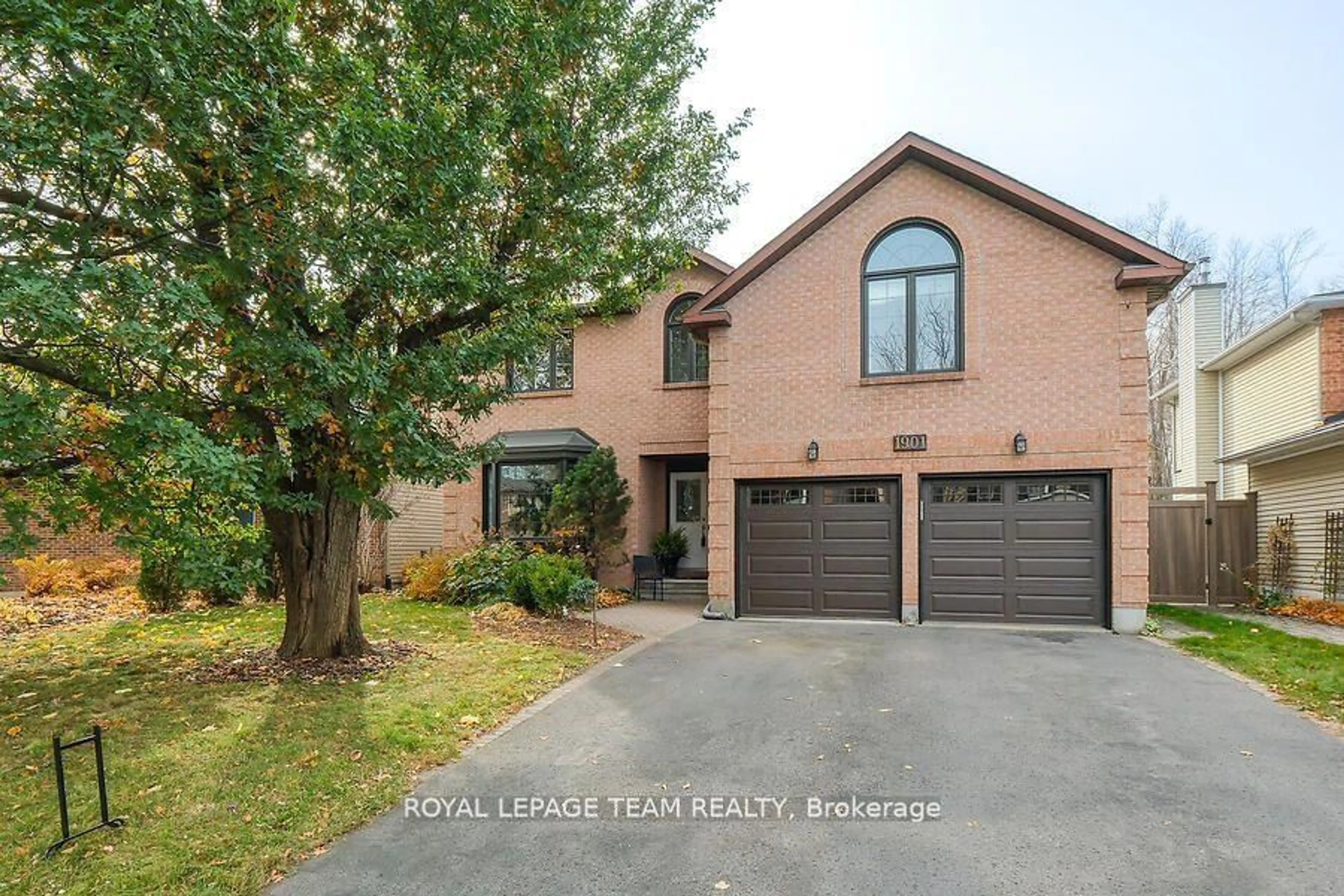 Home with brick exterior material, street for 1901 MONTEREAU Ave, Orleans - Convent Glen and Area Ontario K1C 5W9