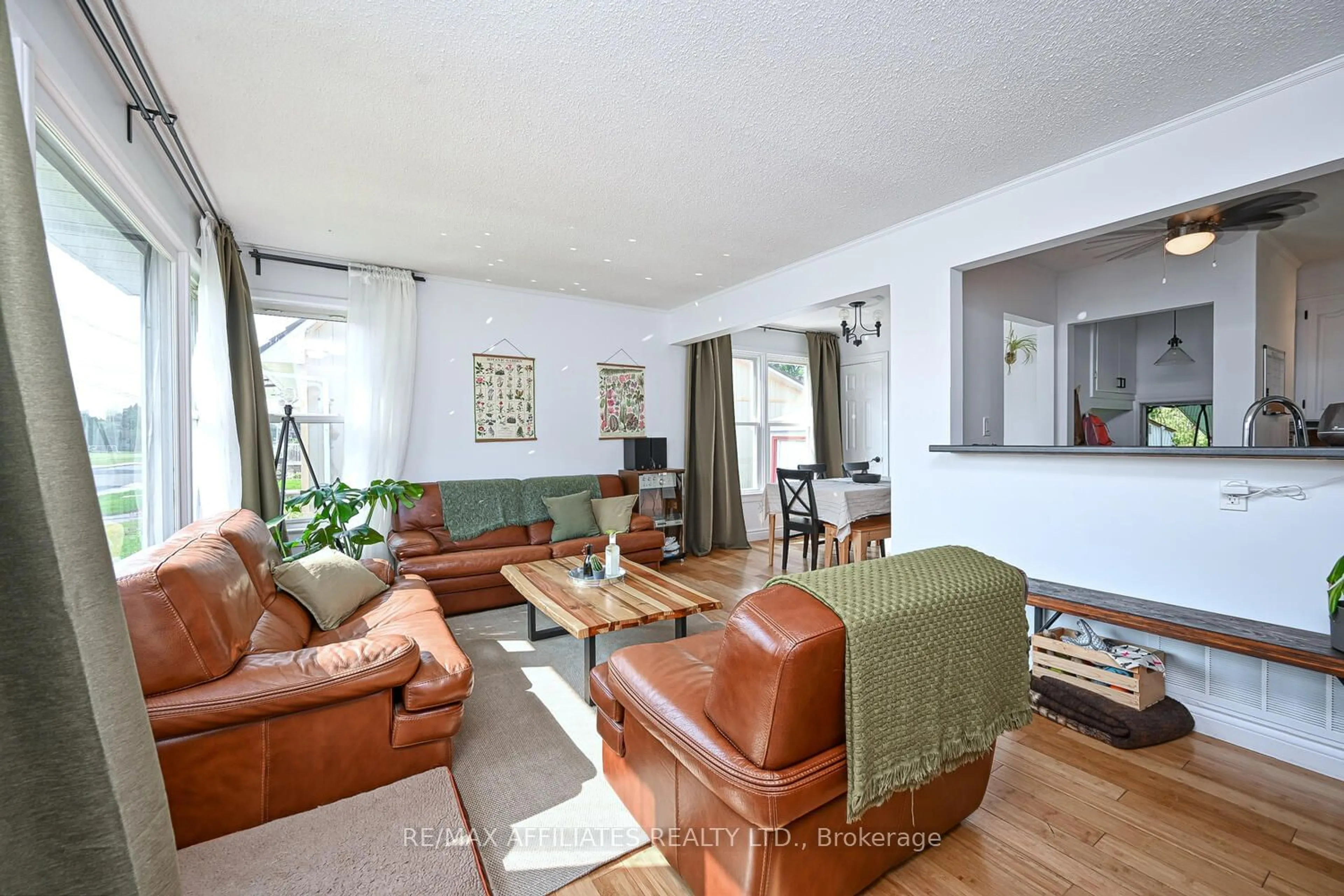 Living room with furniture, unknown for 6 CATHERINE St, Smiths Falls Ontario K7A 3Z8