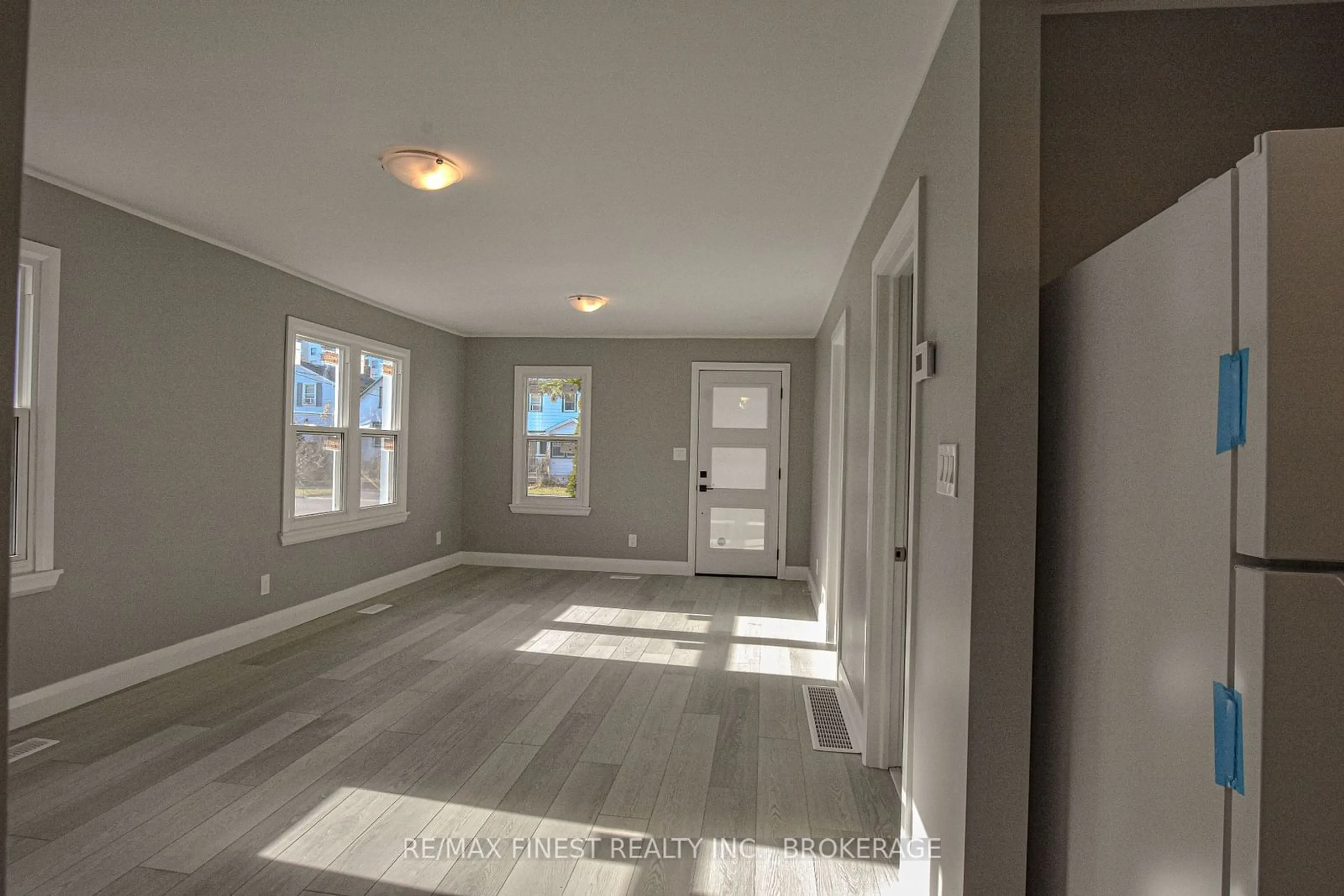 Indoor entryway for 623 Macdonnell St, Kingston Ontario K7L 4X2