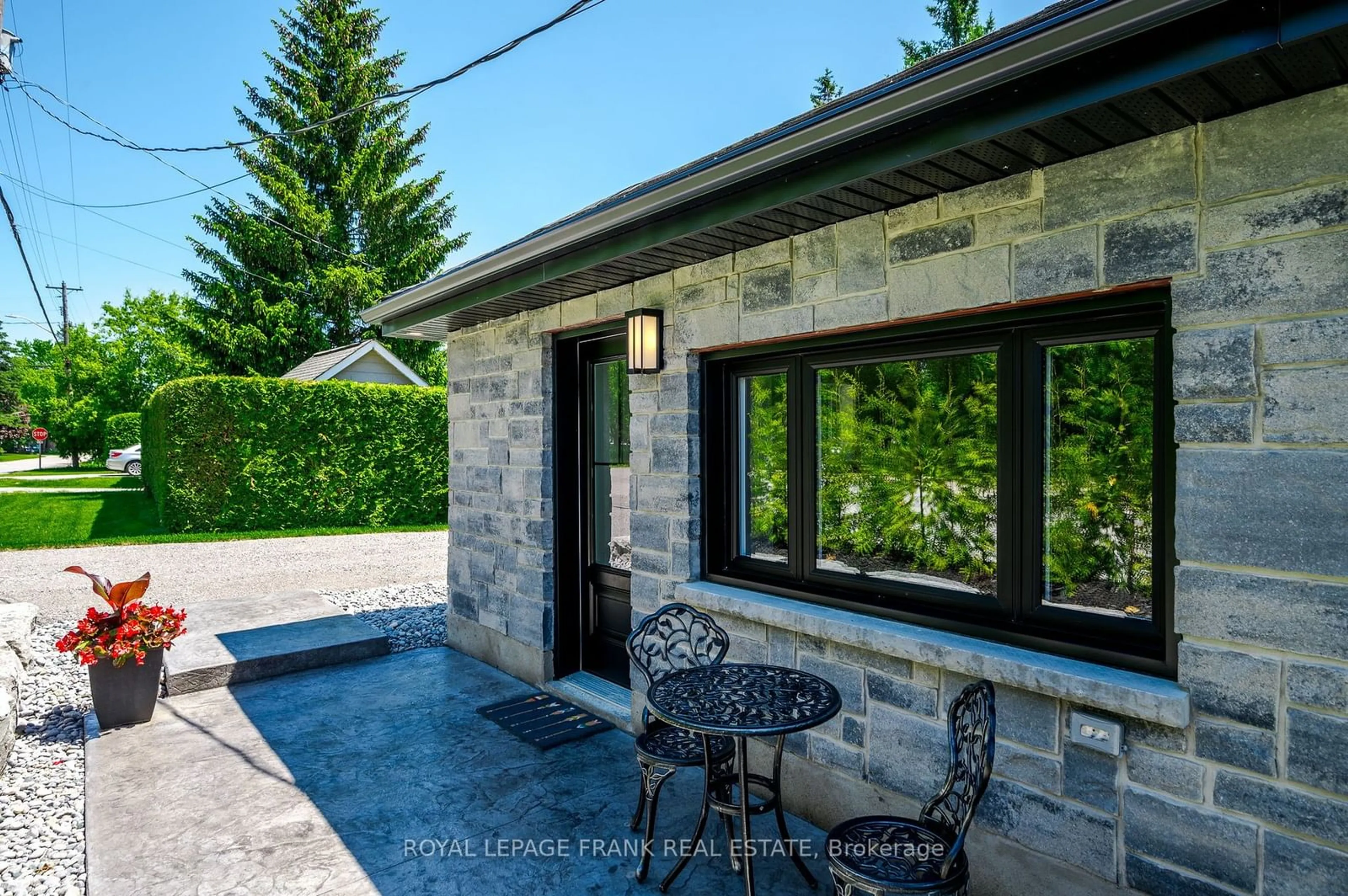 Patio, street for 178 Front St, Kawartha Lakes Ontario K0M 1A0