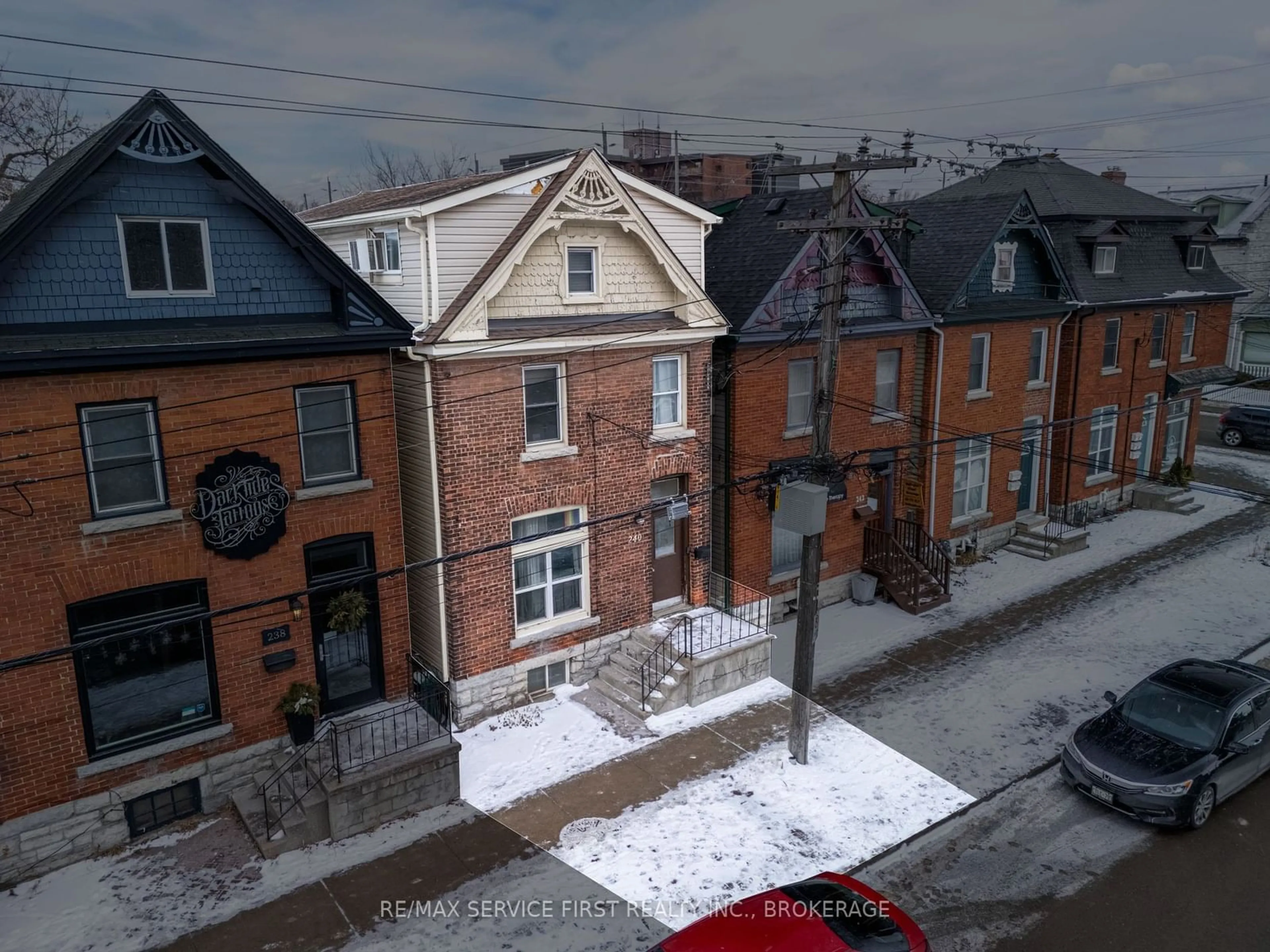 A pic from outside/outdoor area/front of a property/back of a property/a pic from drone, street for 240 Wellington St, Kingston Ontario K7K 2Y8