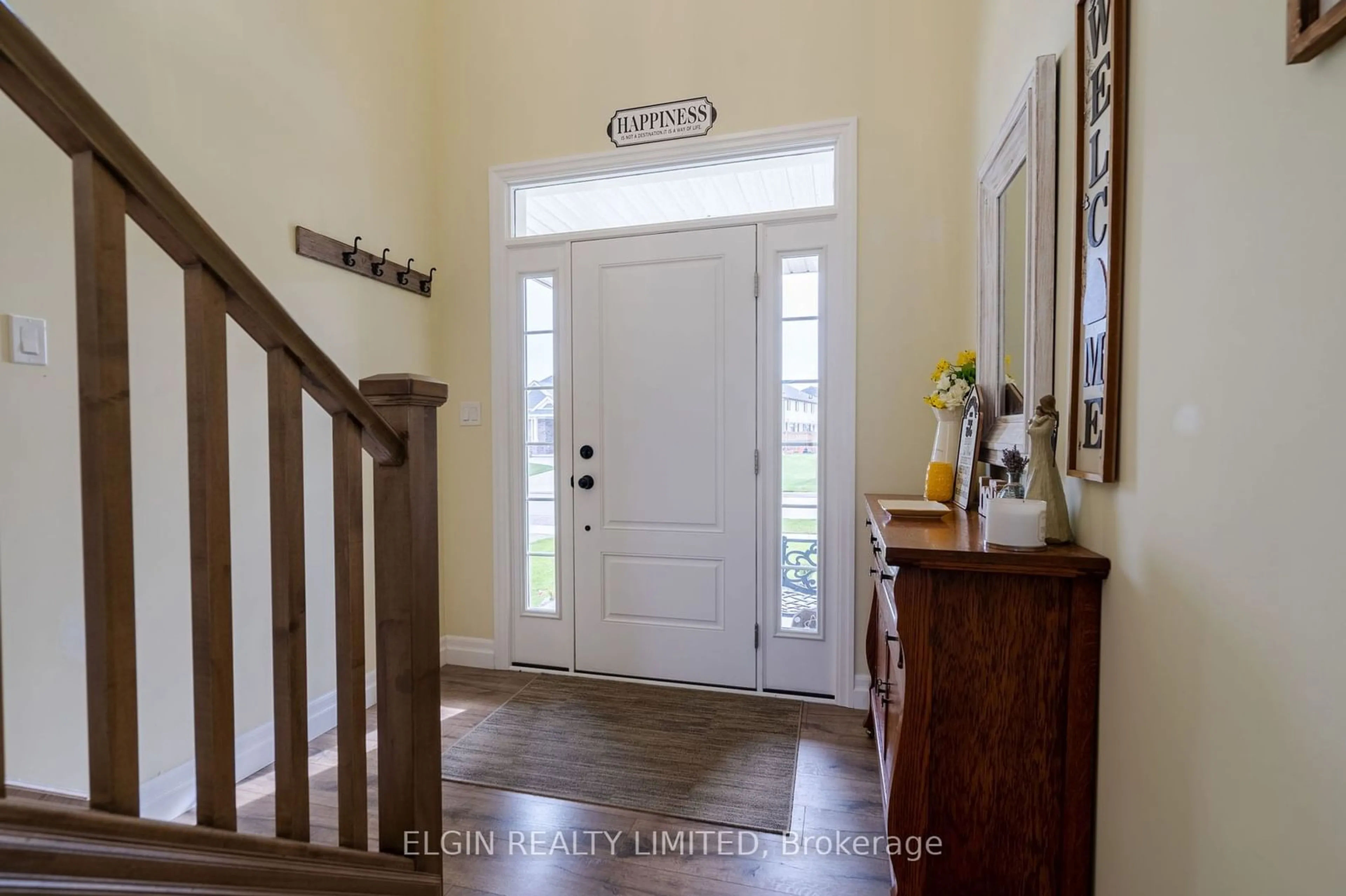 Indoor entryway for 5 Dunning Way, St. Thomas Ontario N5R 0P7