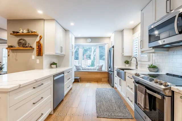 Additional property image - 371 Knightsbridge Cres