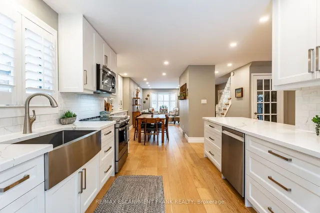 Additional property image - 371 Knightsbridge Cres