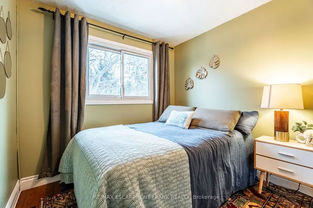 Additional property image - 371 Knightsbridge Cres