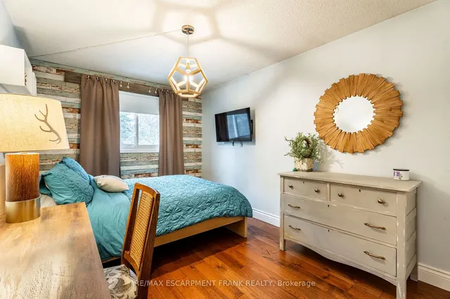 Additional property image - 371 Knightsbridge Cres