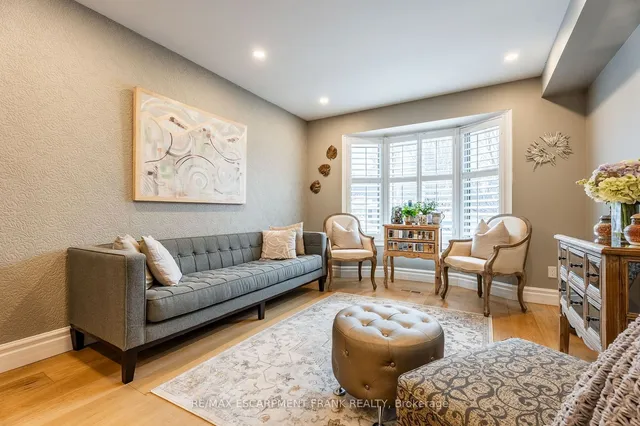 Additional property image - 371 Knightsbridge Cres