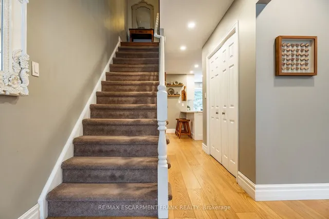 Additional property image - 371 Knightsbridge Cres