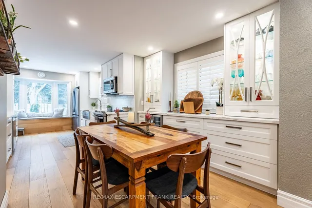 Additional property image - 371 Knightsbridge Cres