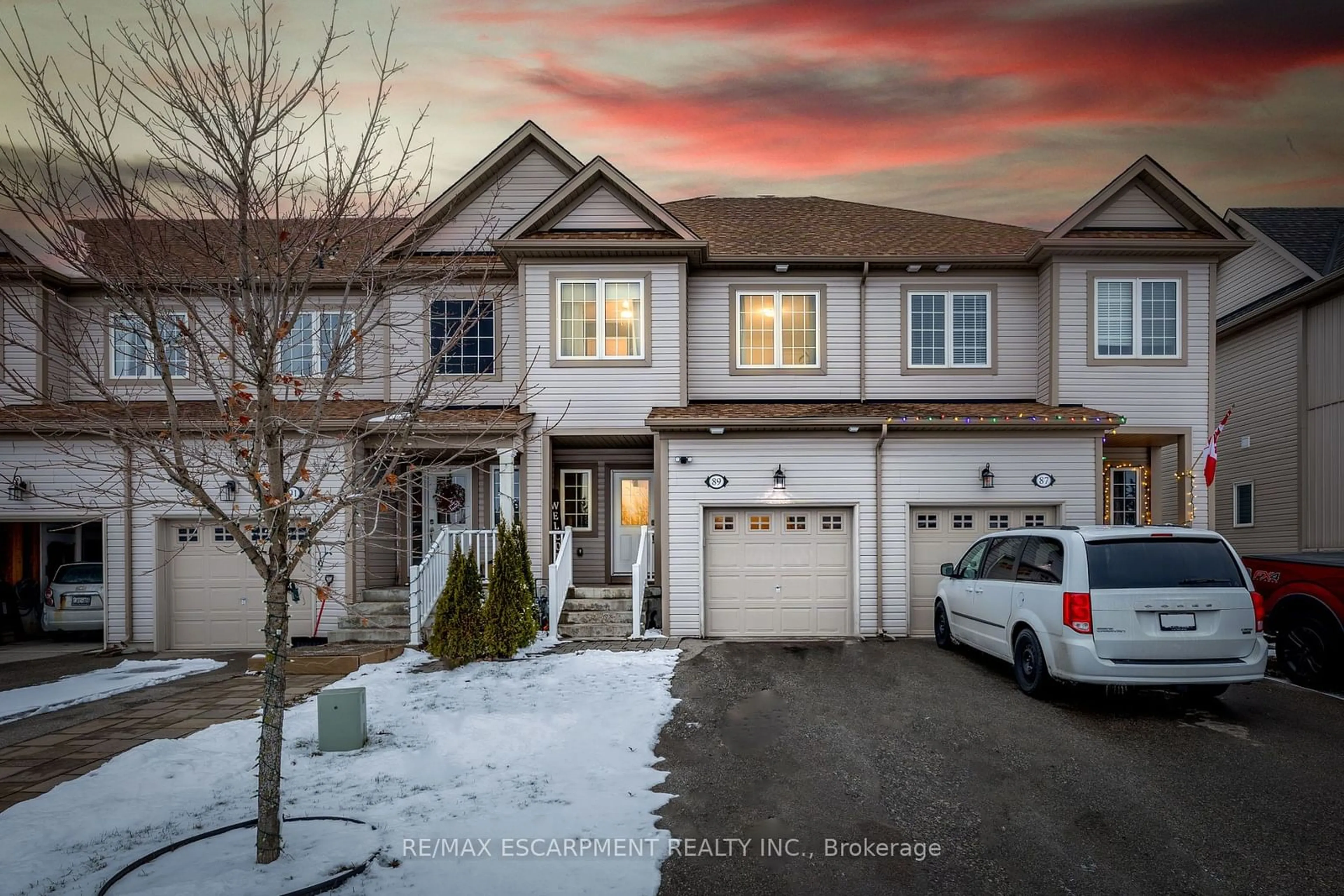 A pic from outside/outdoor area/front of a property/back of a property/a pic from drone, street for 89 Courtney St, Centre Wellington Ontario N1M 0E5