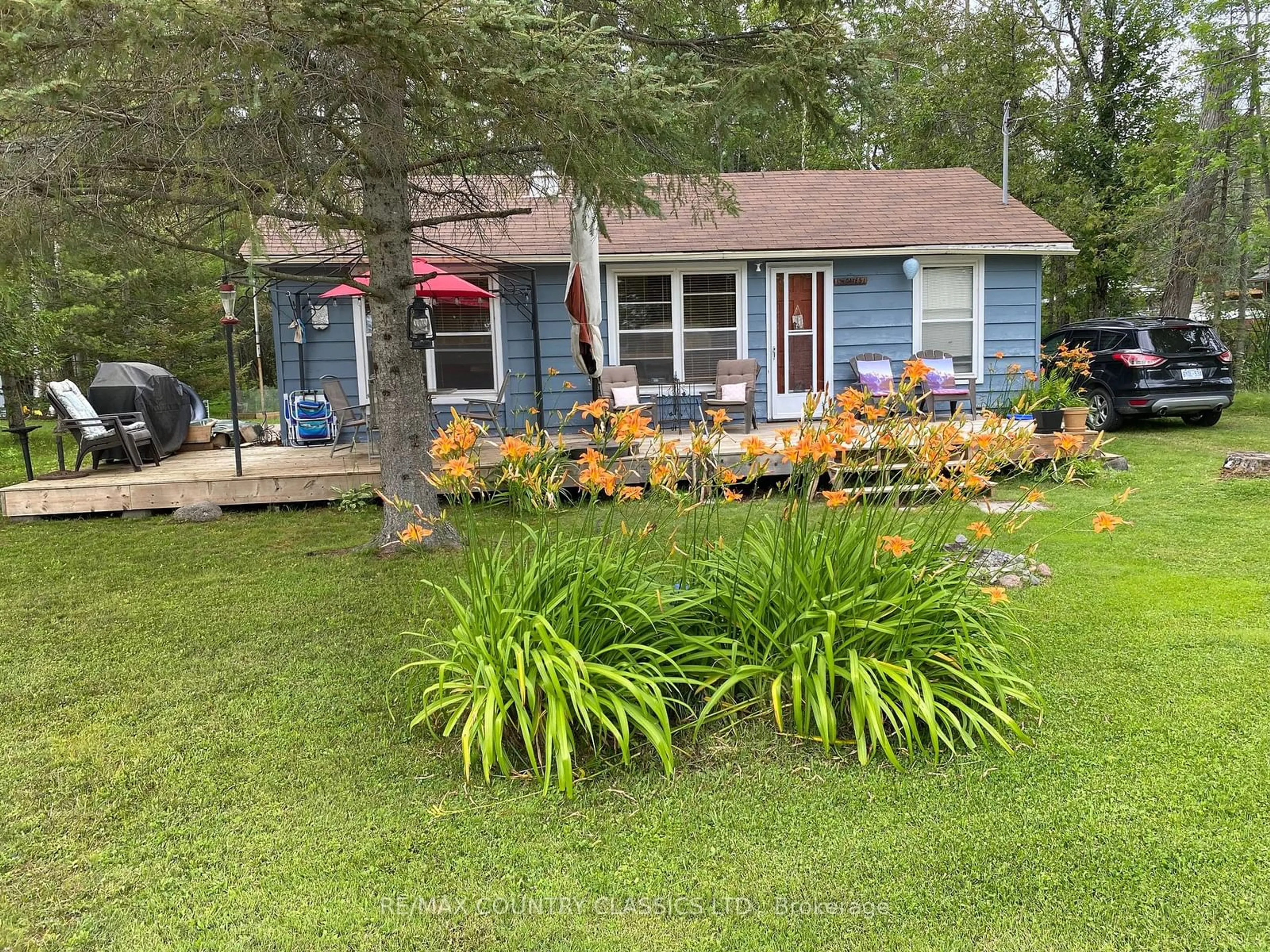 A pic from outside/outdoor area/front of a property/back of a property/a pic from drone, water/lake/river/ocean view for 98 Peepy Horn Rd, Marmora and Lake Ontario K0K 2M0