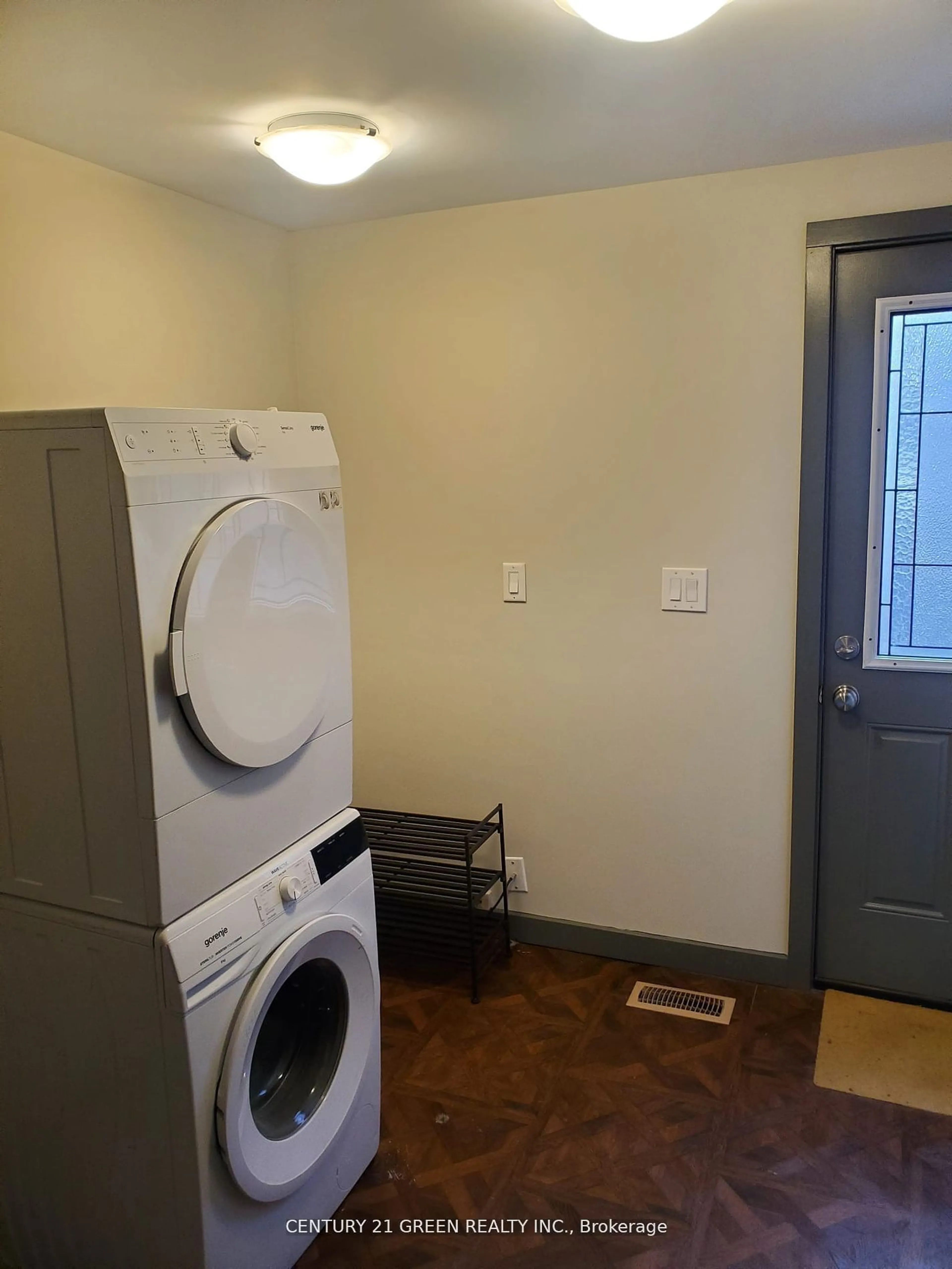 Laundry room for 1 S. Fetterly St, Huntsville Ontario P1H 1K7