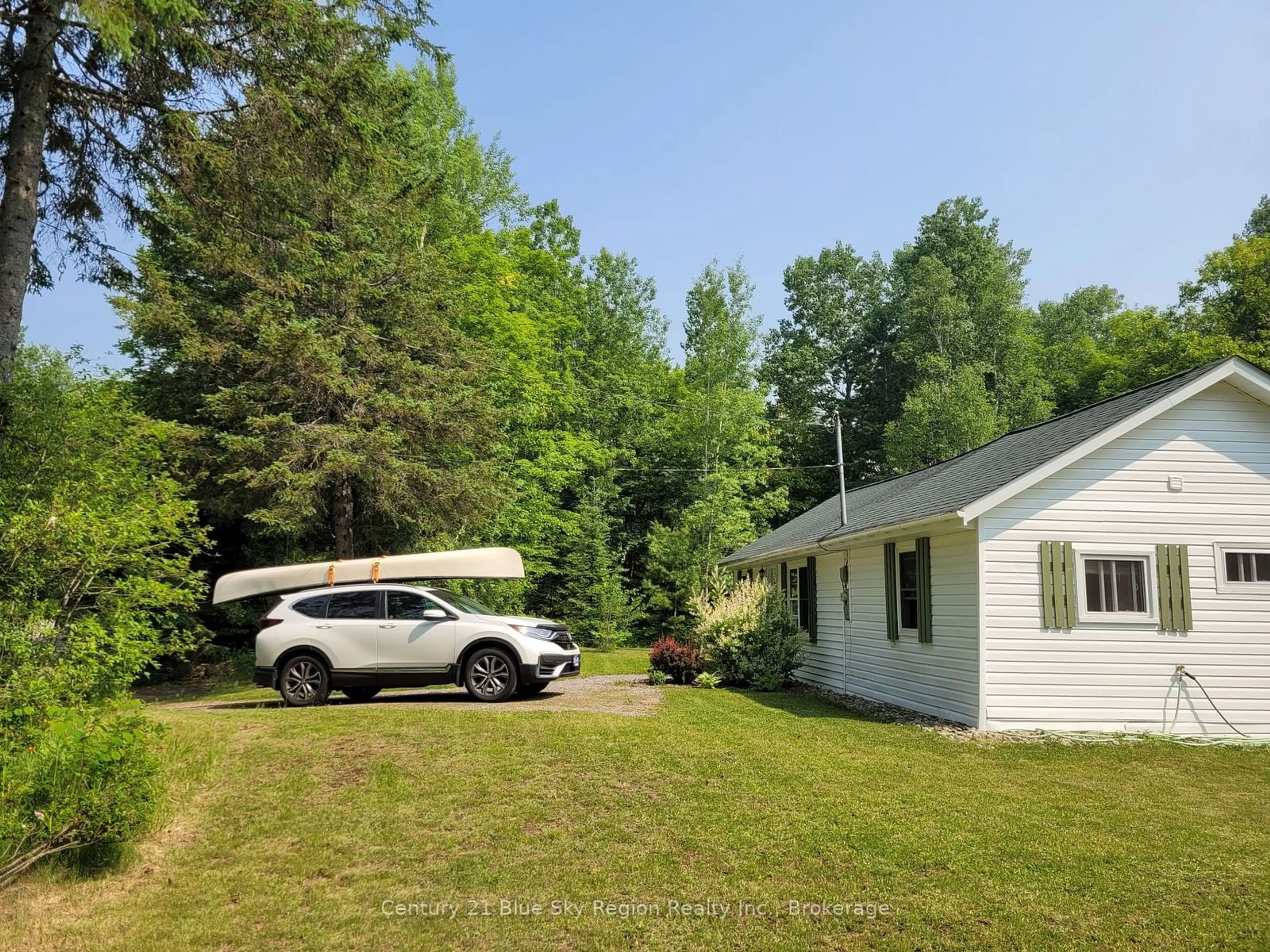 A pic from outside/outdoor area/front of a property/back of a property/a pic from drone, unknown for 3811 Brunel Rd, Lake of Bays Ontario P0B 1A0