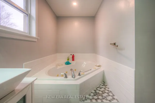 Additional property image - 55 Wellignton St