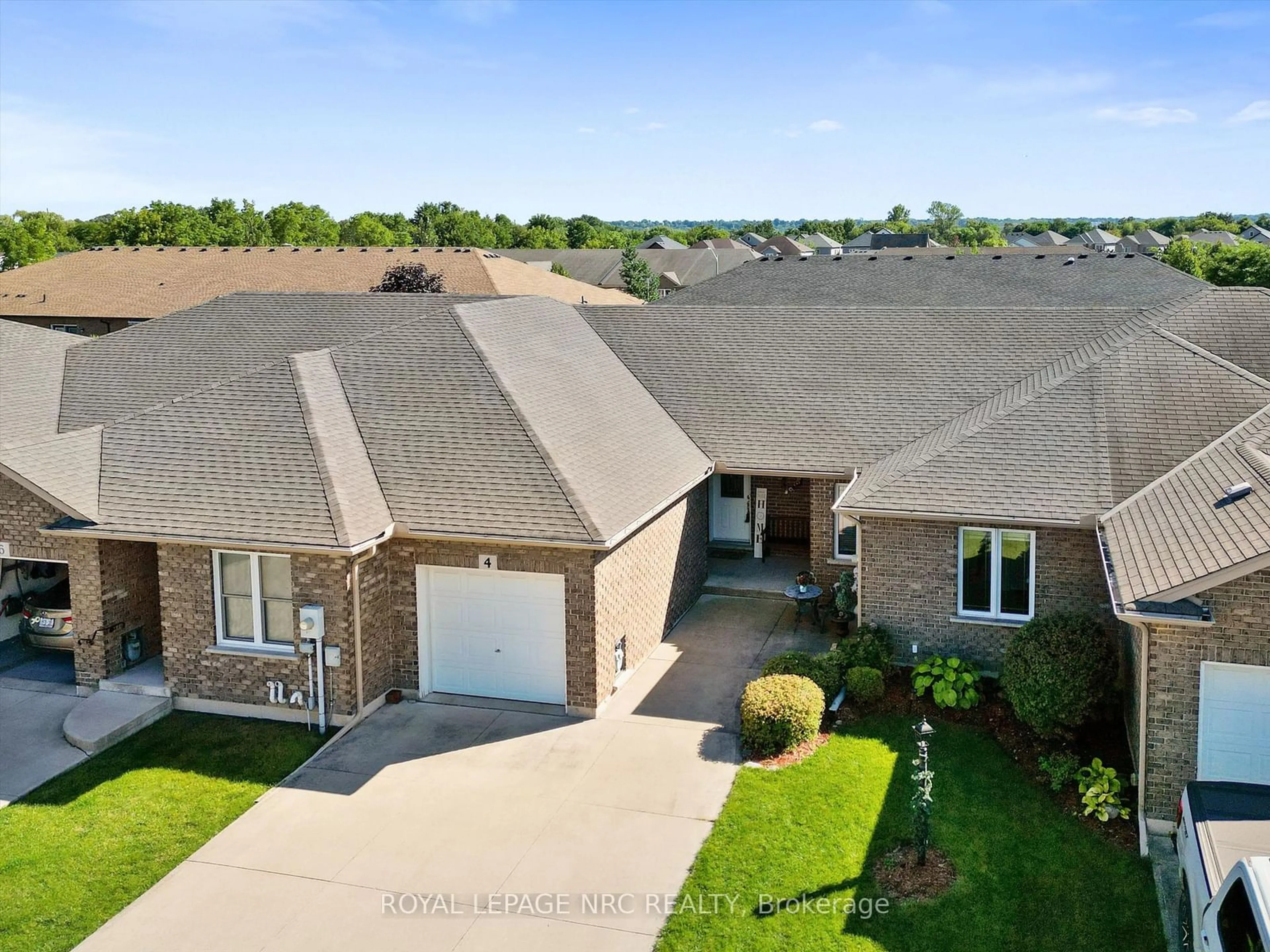 A pic from outside/outdoor area/front of a property/back of a property/a pic from drone, unknown for 4 Avery Cres, St. Catharines Ontario L2P 0B4