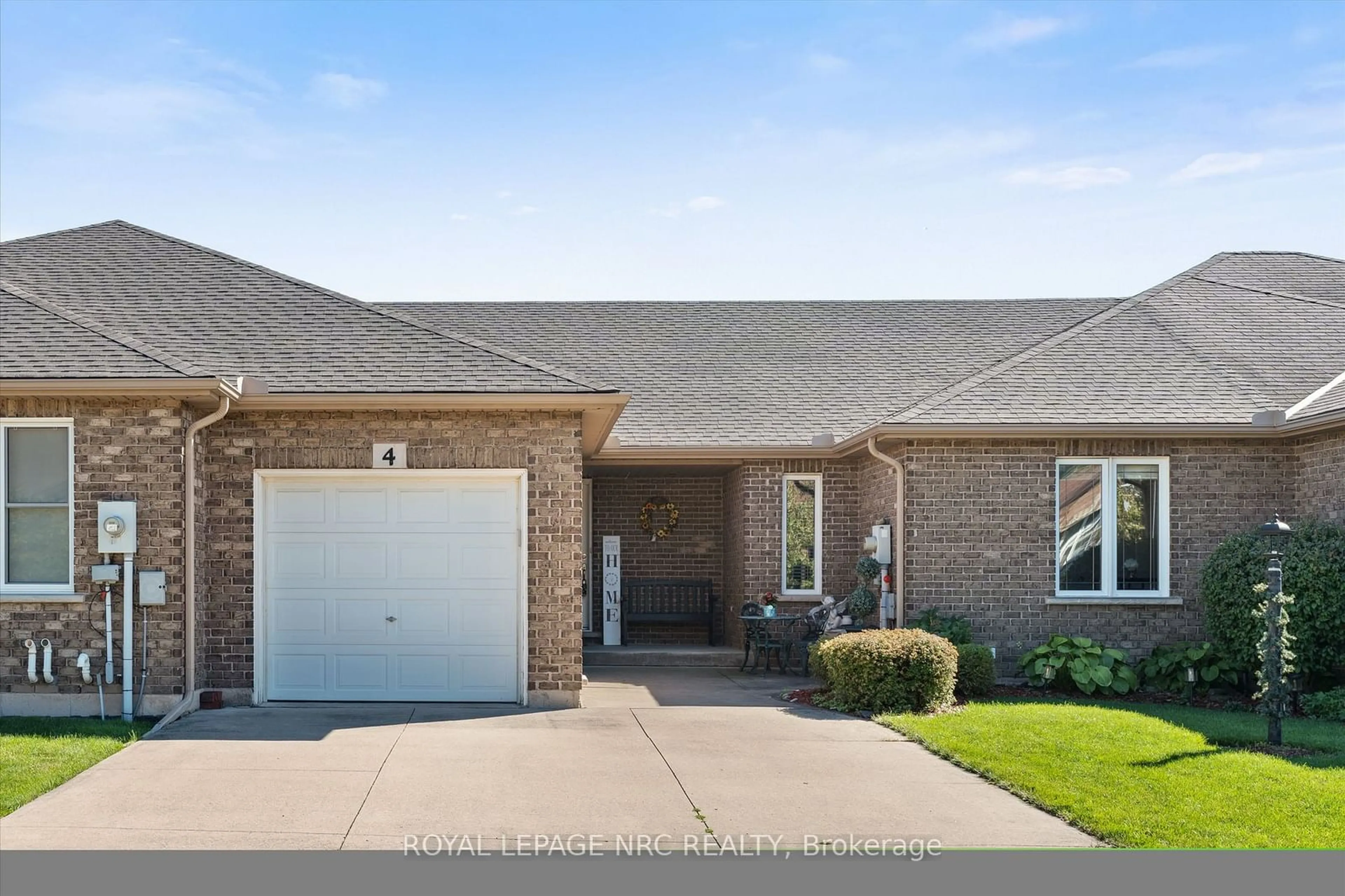 Home with brick exterior material, street for 4 Avery Cres, St. Catharines Ontario L2P 0B4