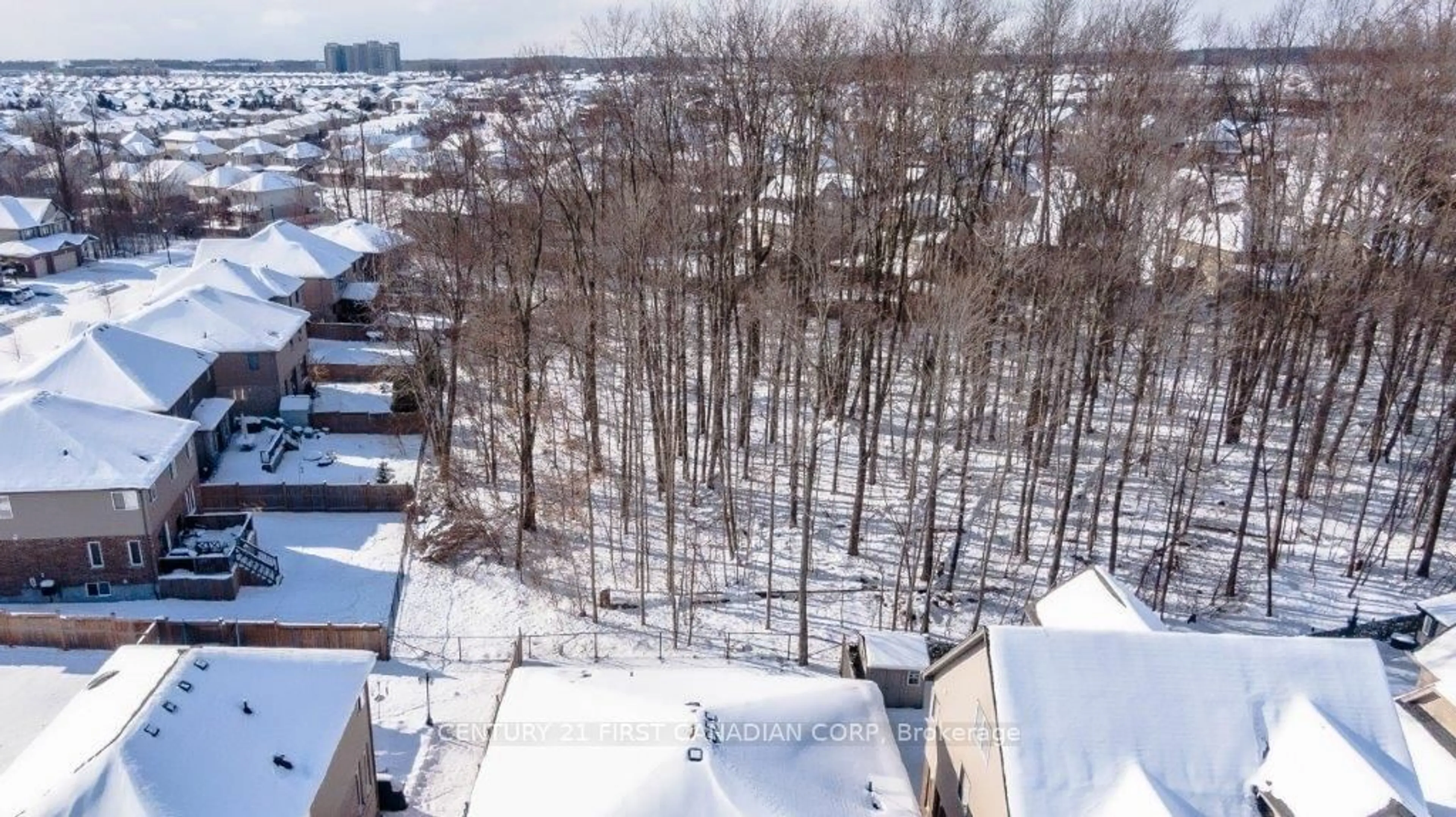 A pic from outside/outdoor area/front of a property/back of a property/a pic from drone, city buildings view from balcony for 998 Loft Crt, London Ontario N6G 0J9