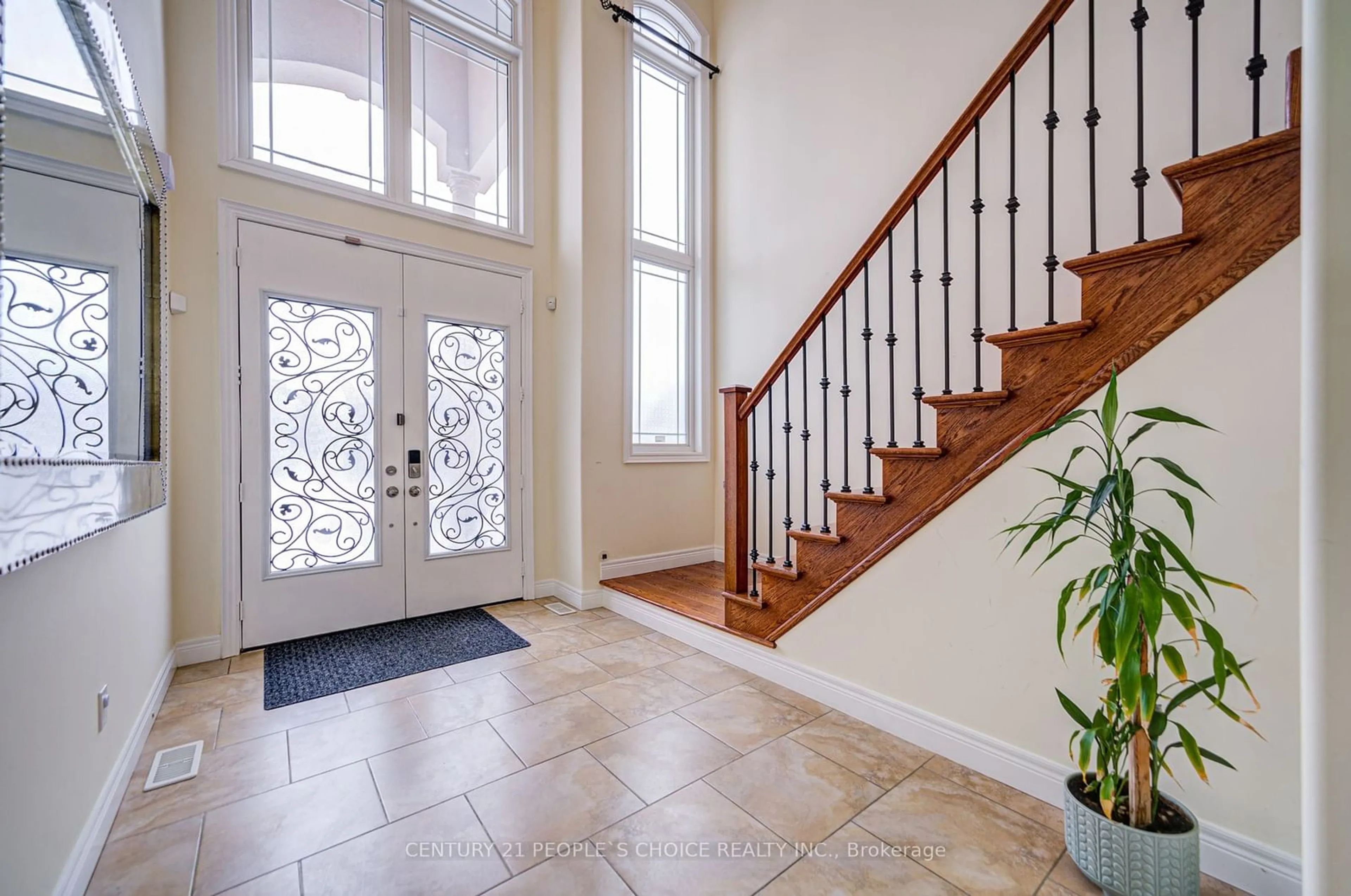 Indoor entryway for 12 Pavel Pl, Hamilton Ontario L9B 0G3