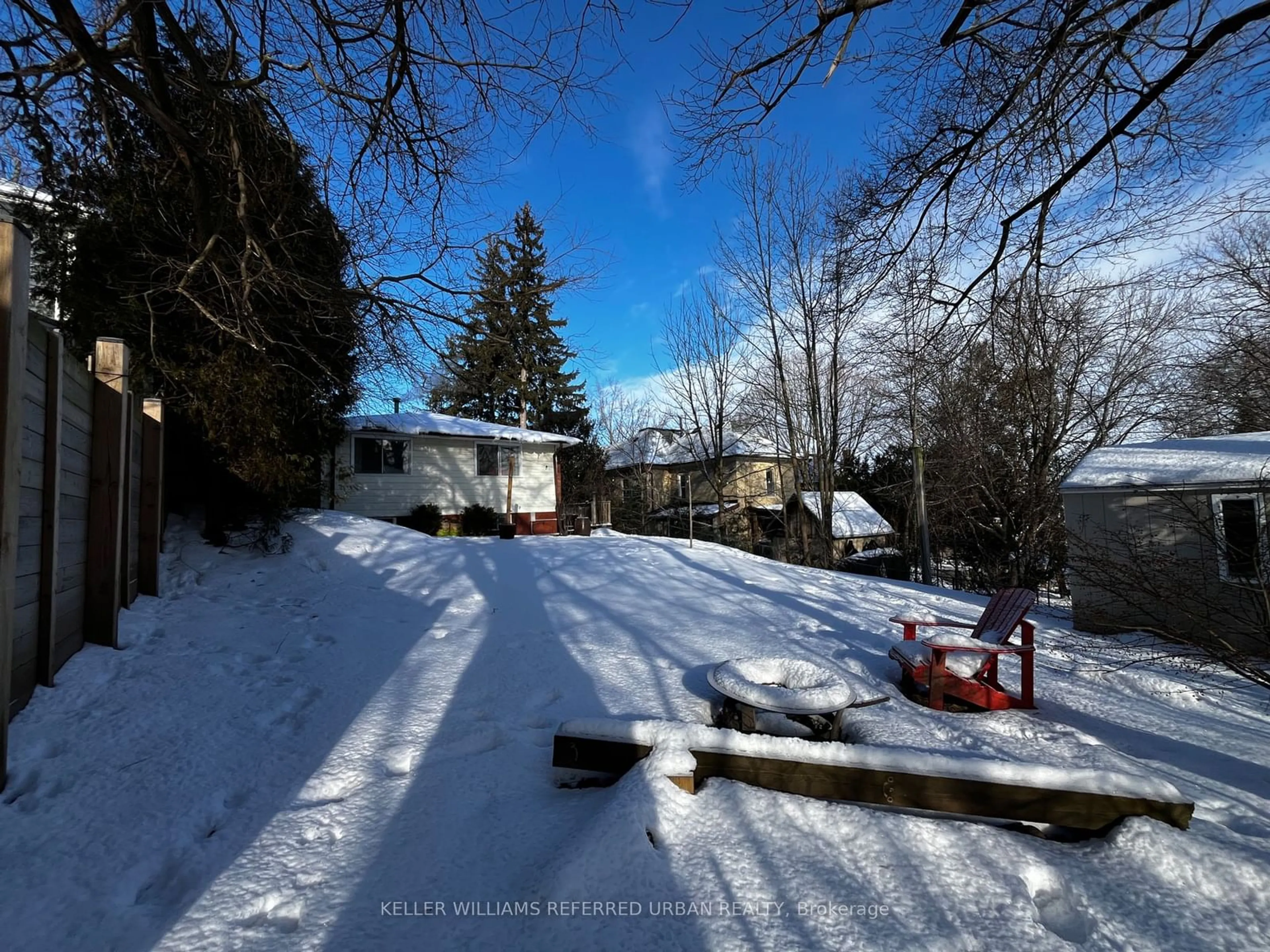 A pic from outside/outdoor area/front of a property/back of a property/a pic from drone, street for 70 Bergey St, Cambridge Ontario N3C 1P6