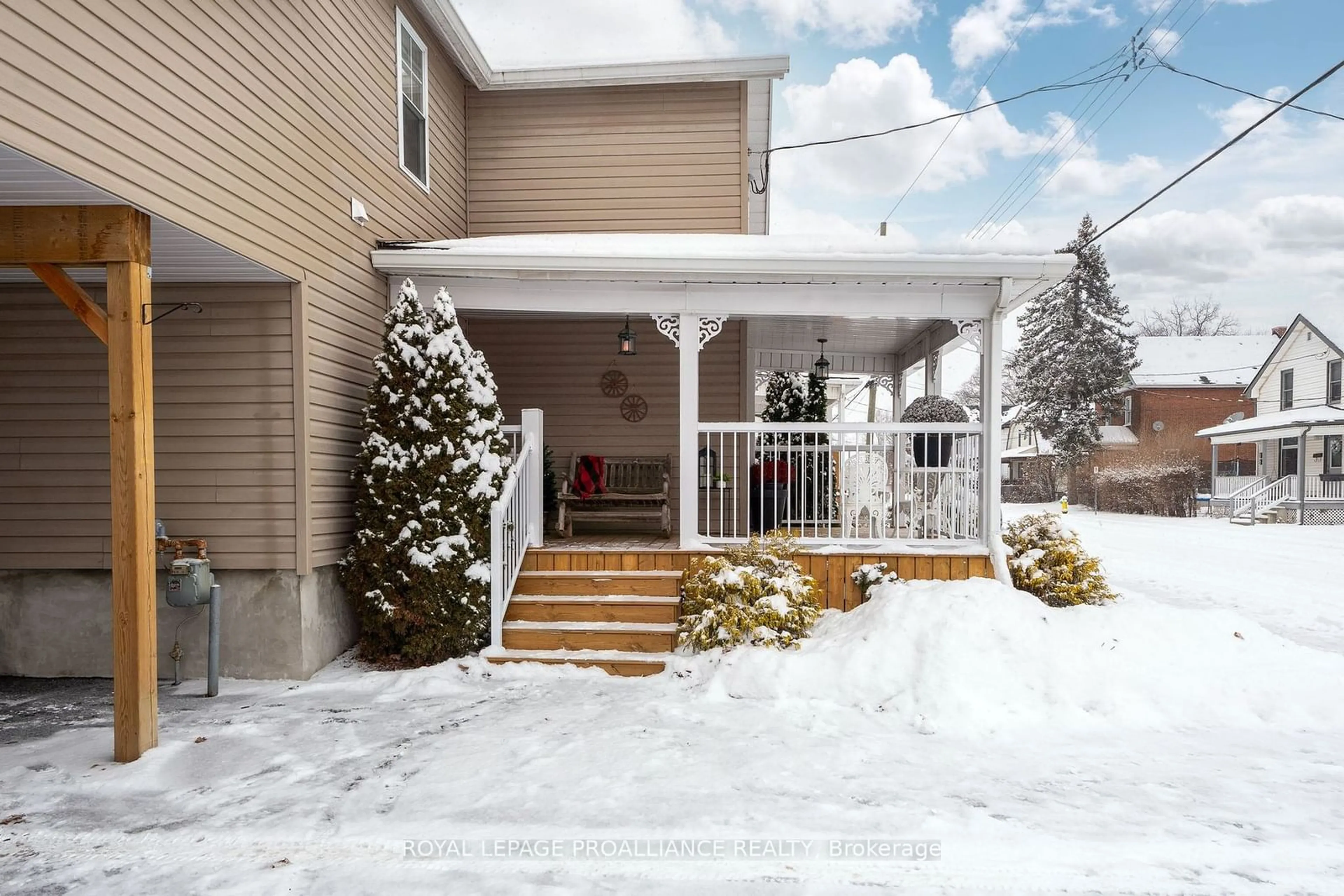 Patio, street for 94 Chatham St, Belleville Ontario K8N 3S7