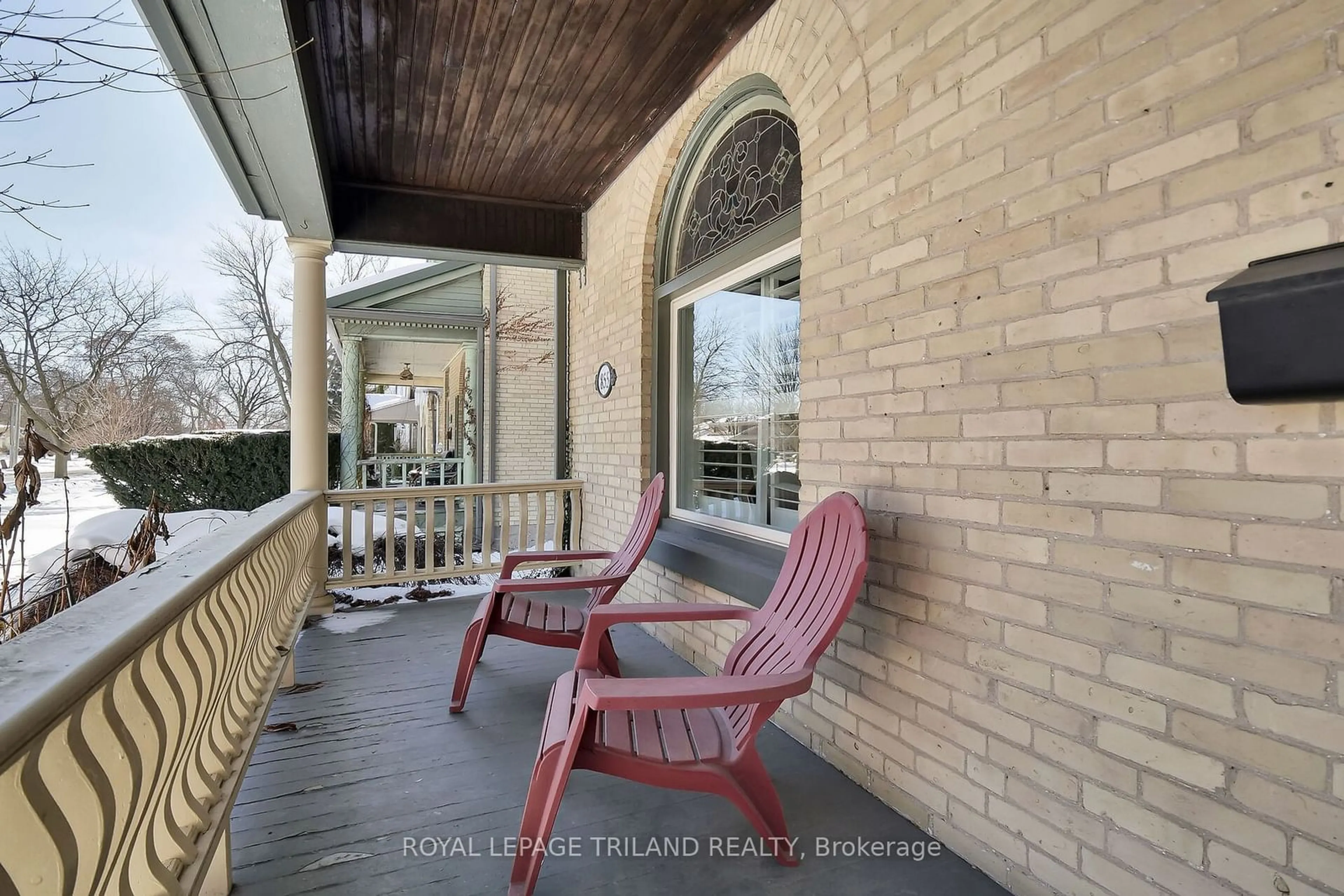 Patio, street for 855 Maitland St, London Ontario N5Y 2W7