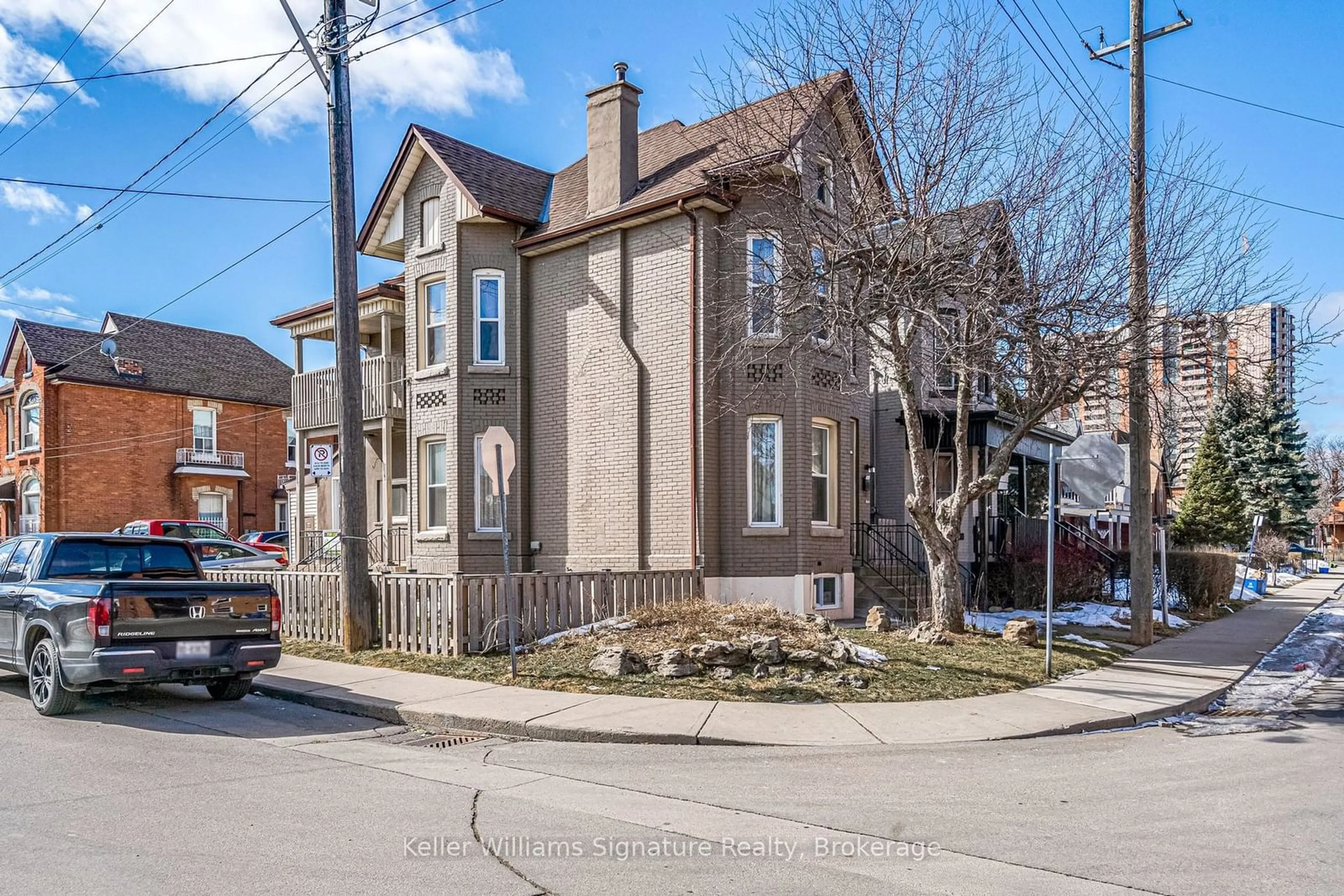 Home with brick exterior material, street for 460 King William St, Hamilton Ontario L8L 1P9