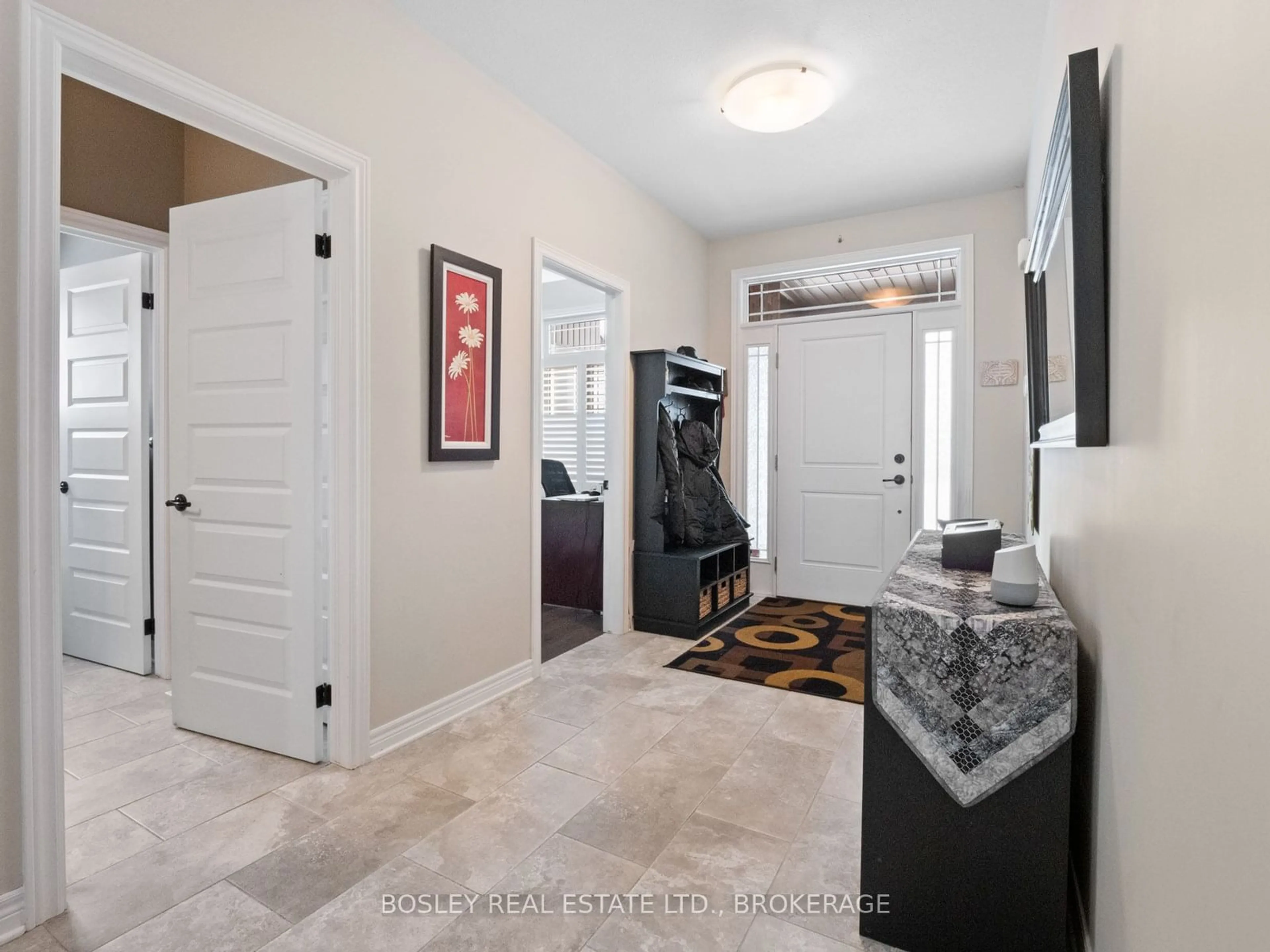 Indoor entryway for 5 Cinnamon St, Thorold Ontario L2V 0H5