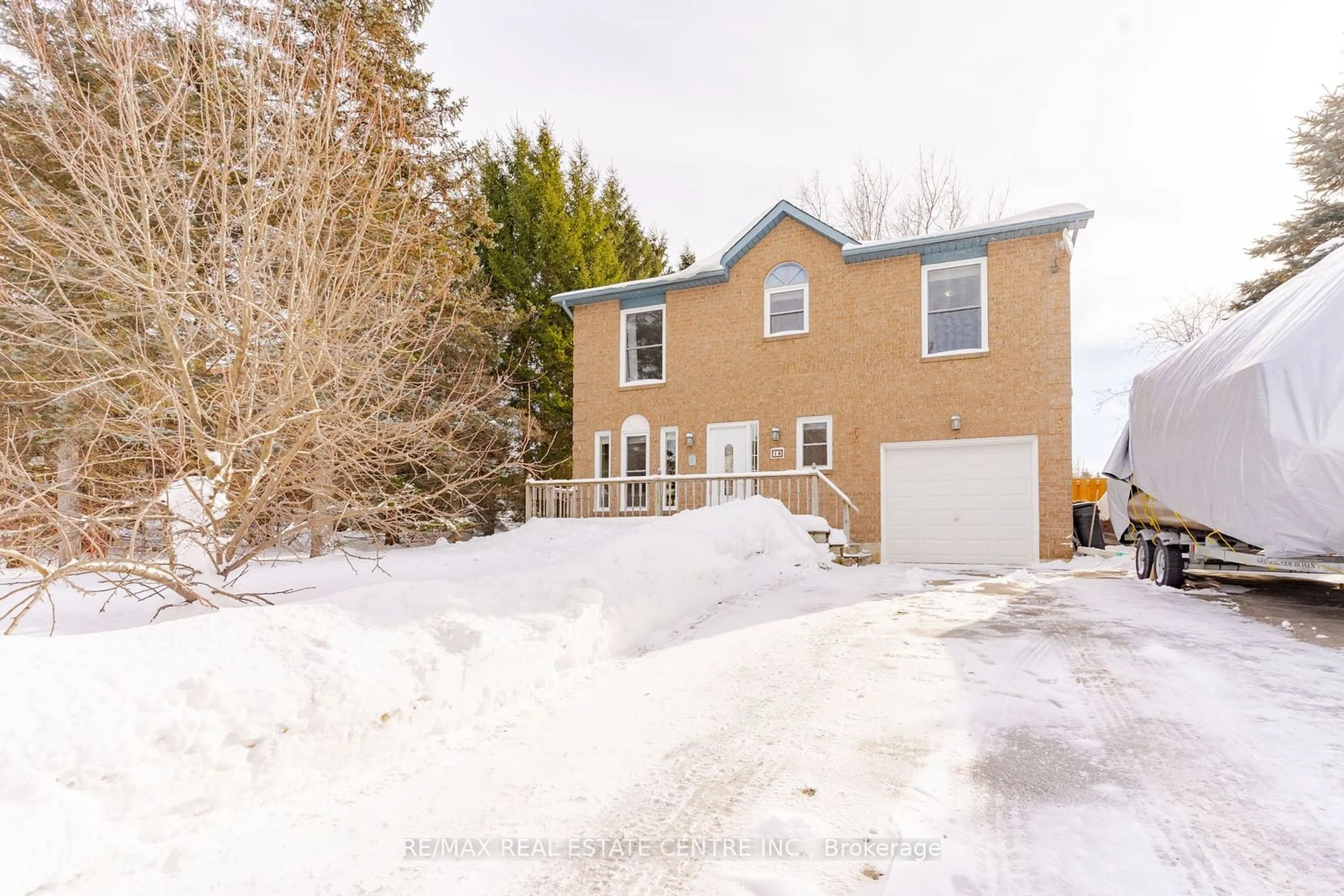 A pic from outside/outdoor area/front of a property/back of a property/a pic from drone, street for 14 Russell Hill Rd, Amaranth Ontario L9W 5Z2