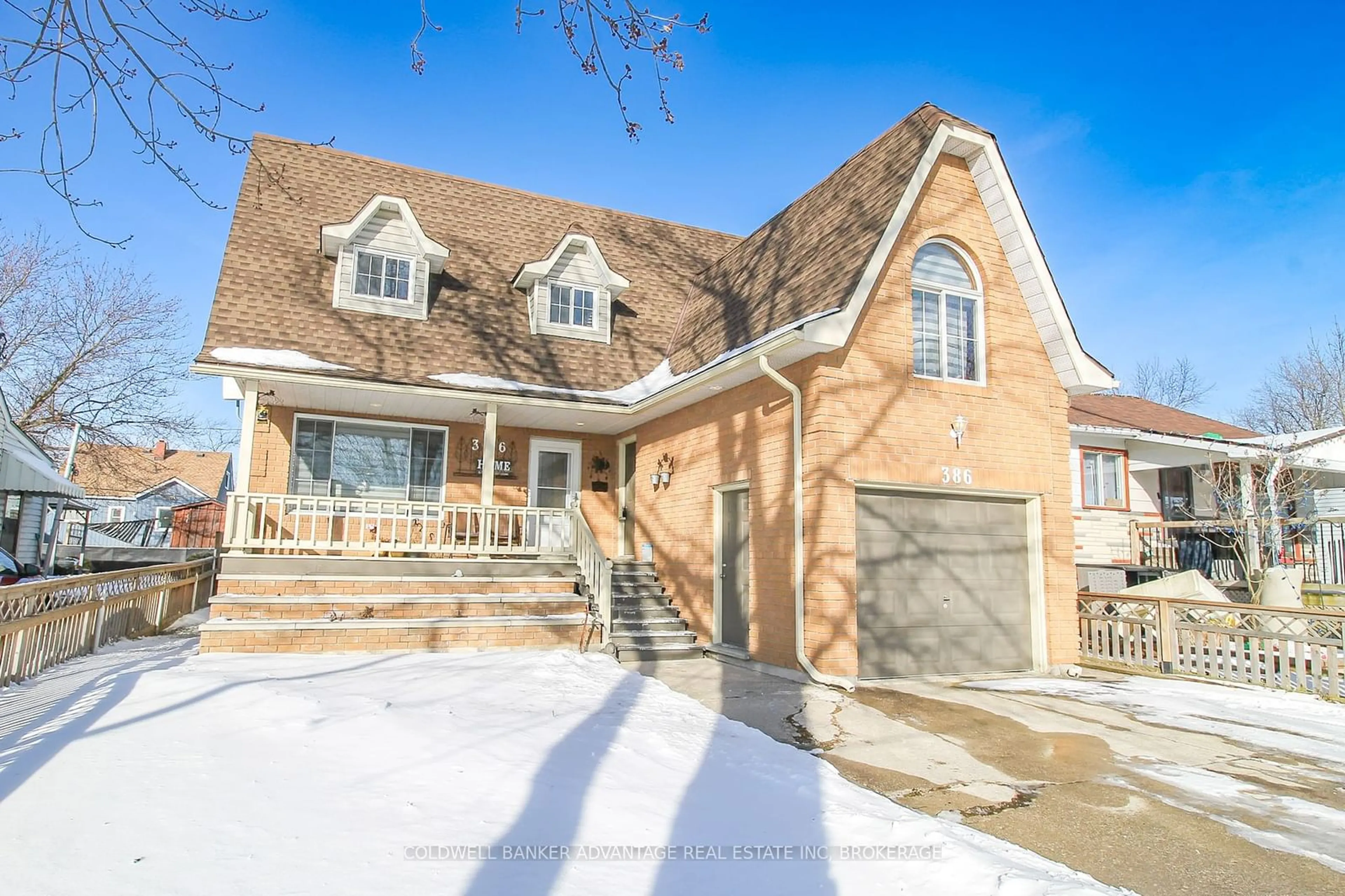 Home with brick exterior material, street for 386 Navy St, Welland Ontario L3B 4Y4