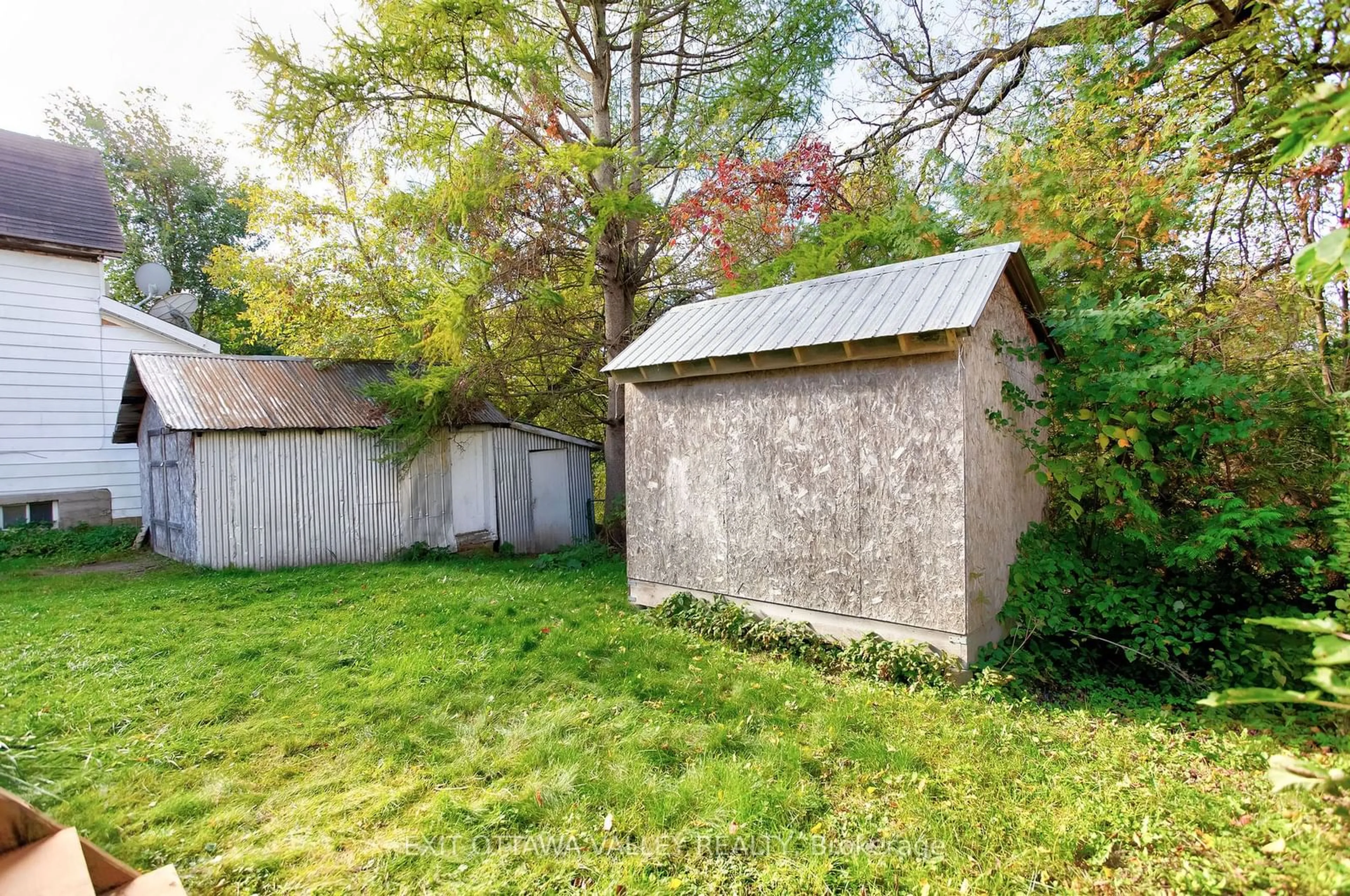 Shed for 468 Moffat St, Pembroke Ontario K8A 3Y1