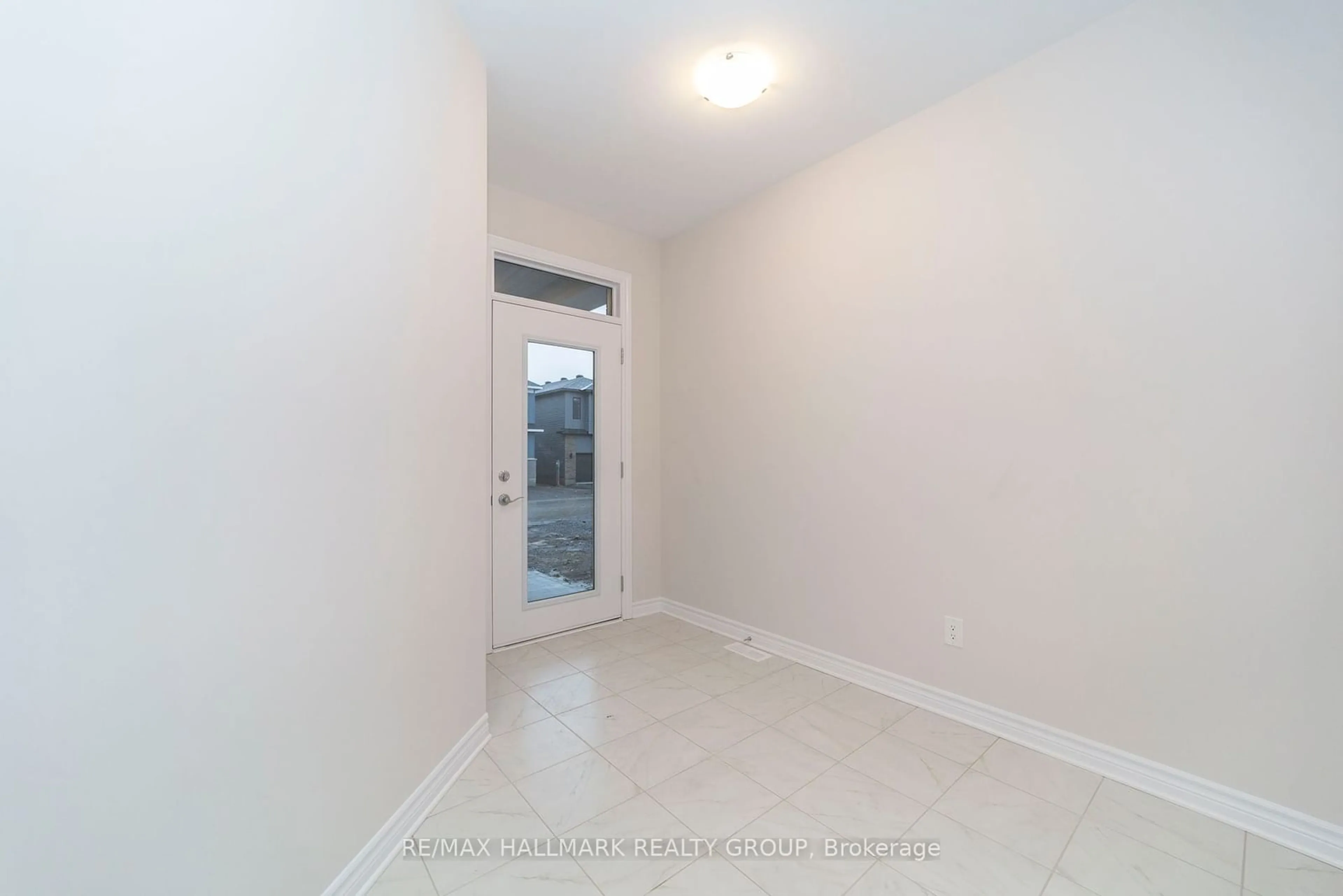 A pic of a room for 593 Enclave Lane, Clarence-Rockland Ontario K4K 0M8