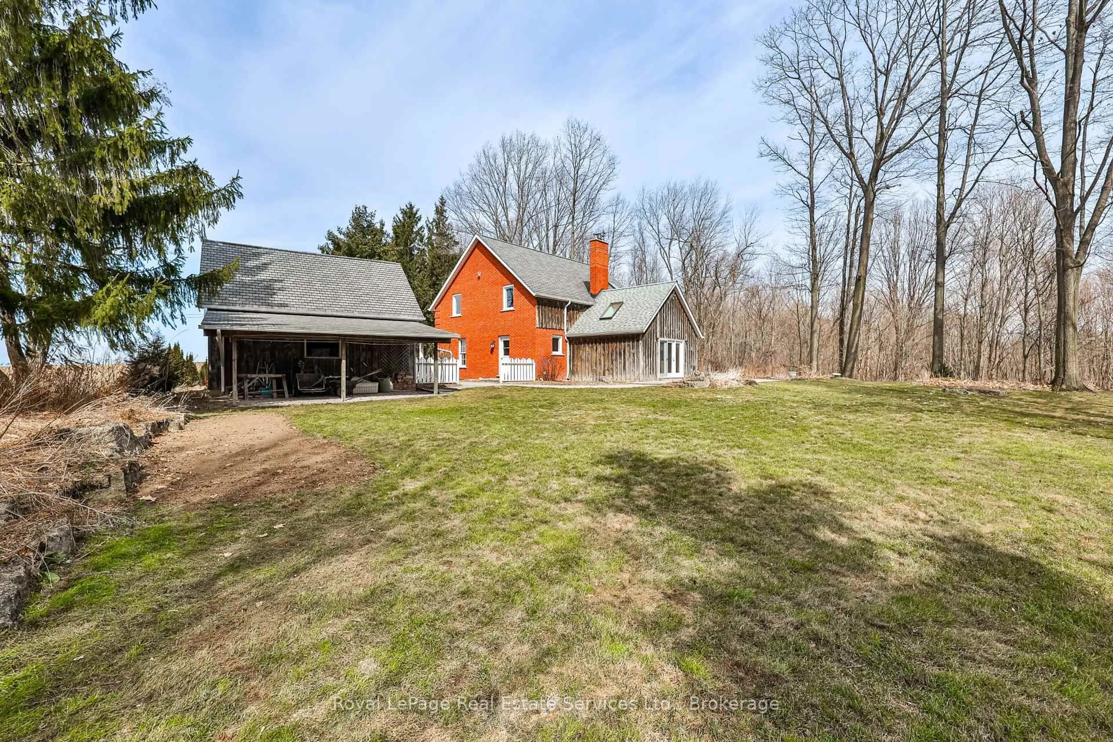 A pic from outside/outdoor area/front of a property/back of a property/a pic from drone, unknown for 186 Inksetter Rd, Hamilton Ontario L0R 1T0