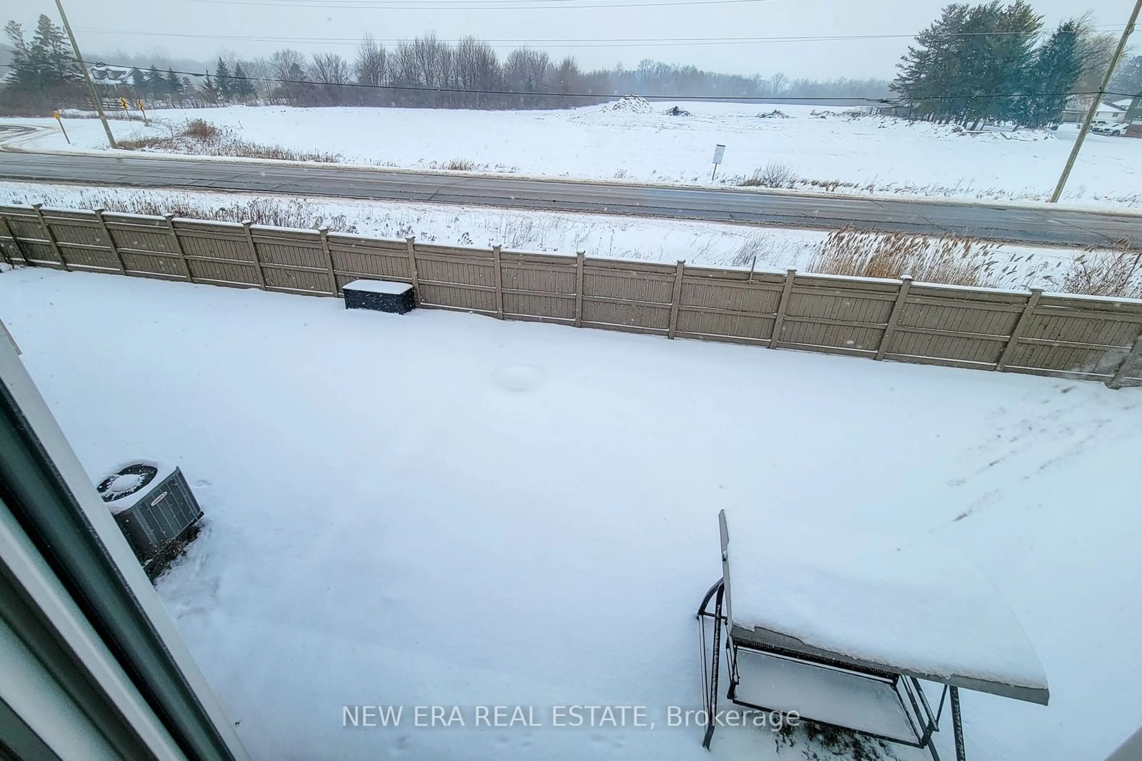 A pic from outside/outdoor area/front of a property/back of a property/a pic from drone, water/lake/river/ocean view for 24 Esther Cres, Thorold Ontario L3B 5N5