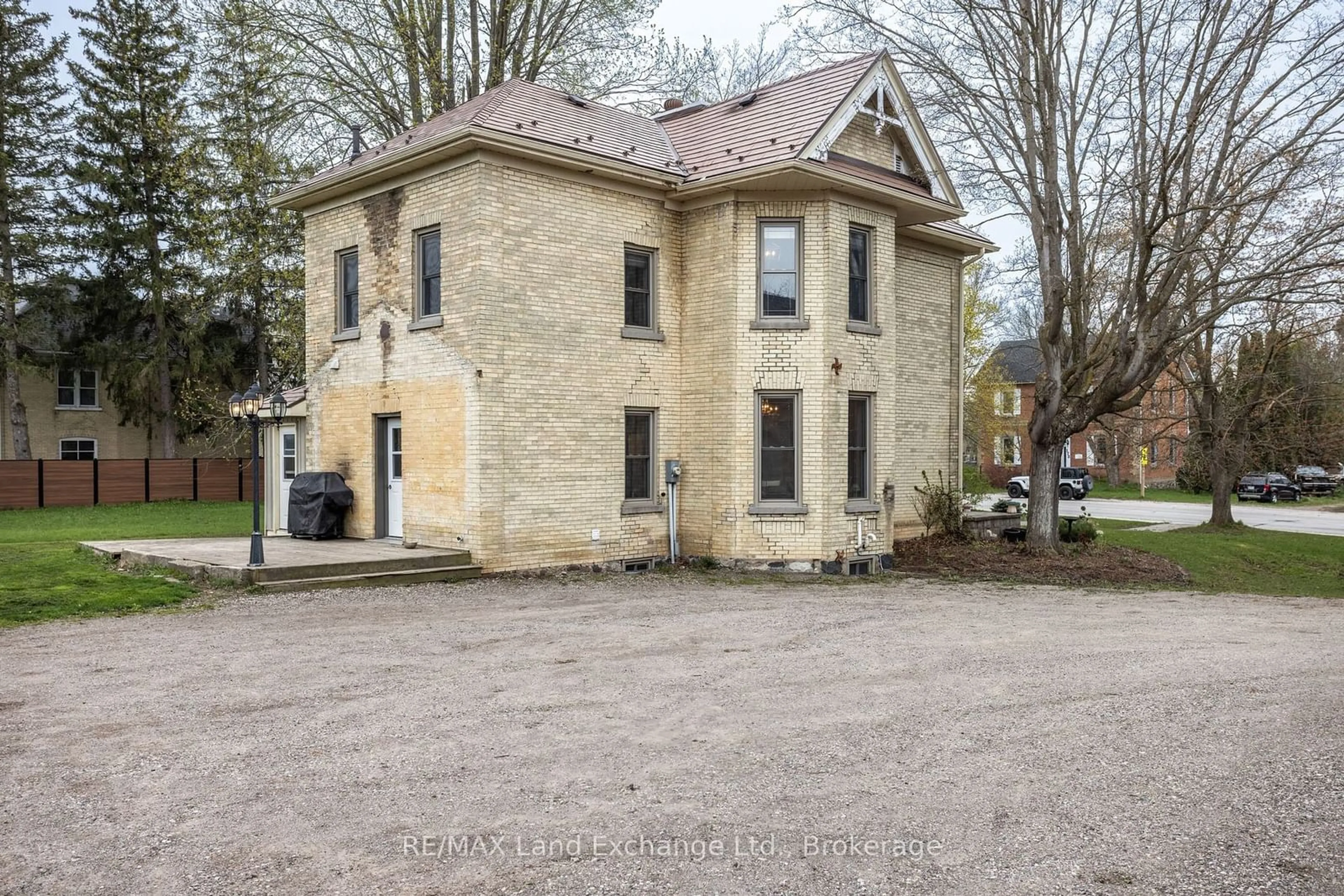 A pic from outside/outdoor area/front of a property/back of a property/a pic from drone, building for 175 Queen St, Arran-Elderslie Ontario N0G 2N0