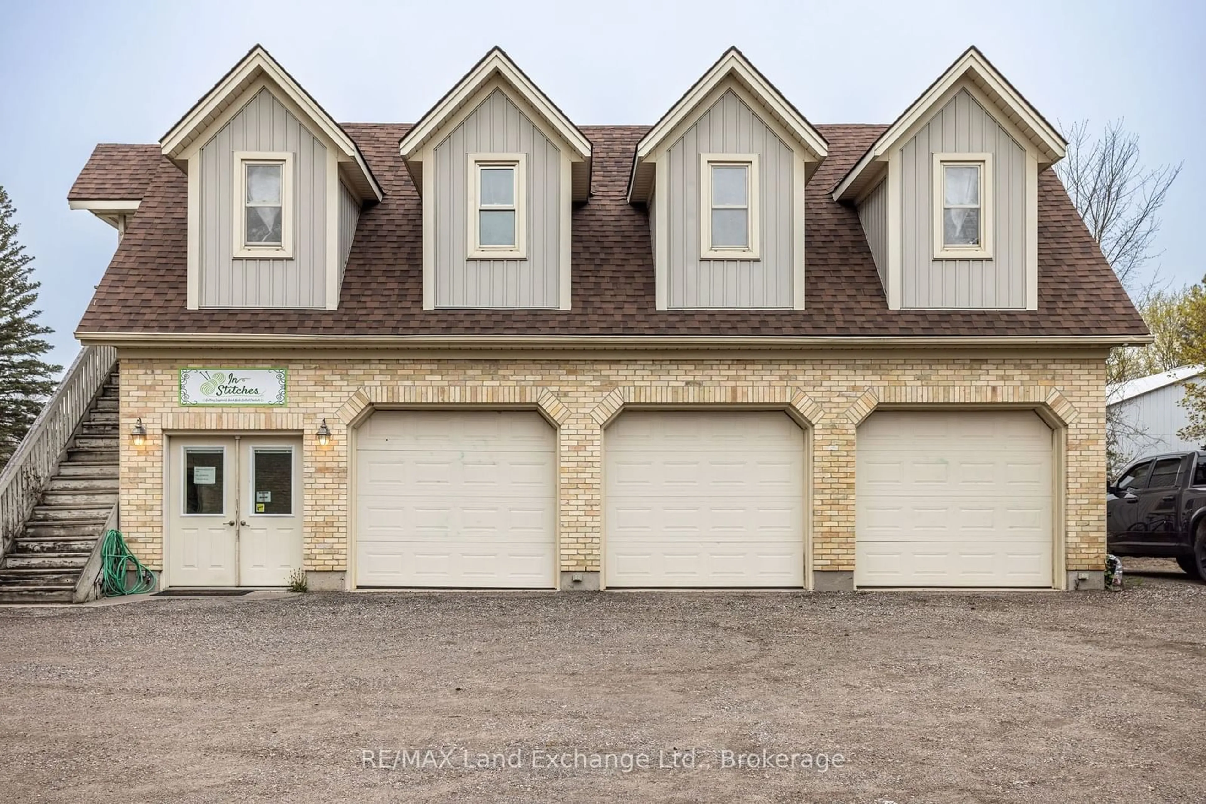 Indoor garage for 175 Queen St, Arran-Elderslie Ontario N0G 2N0