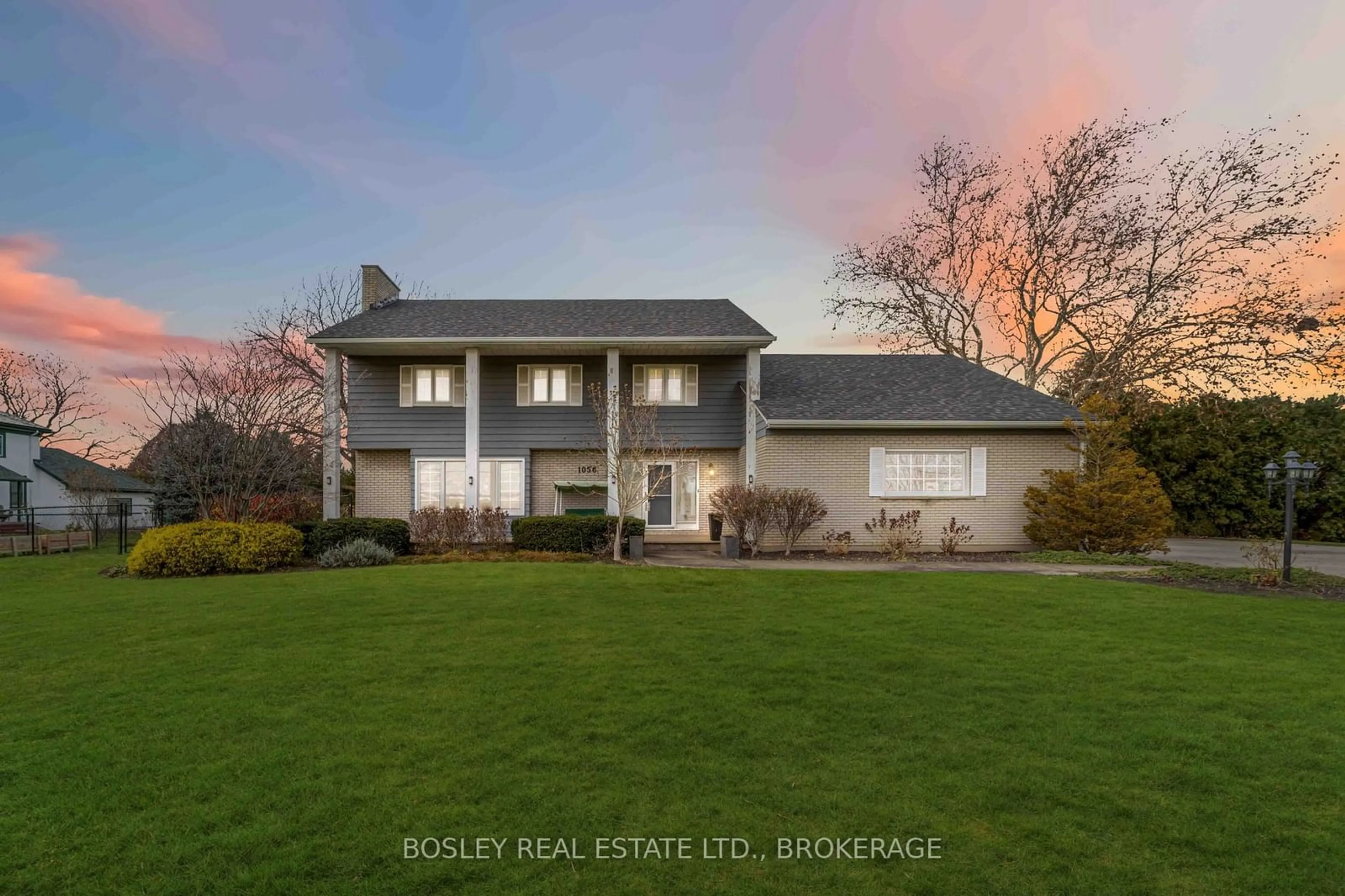 A pic from outside/outdoor area/front of a property/back of a property/a pic from drone, street for 1056 Lakeshore Rd, St. Catharines Ontario L2R 6P9