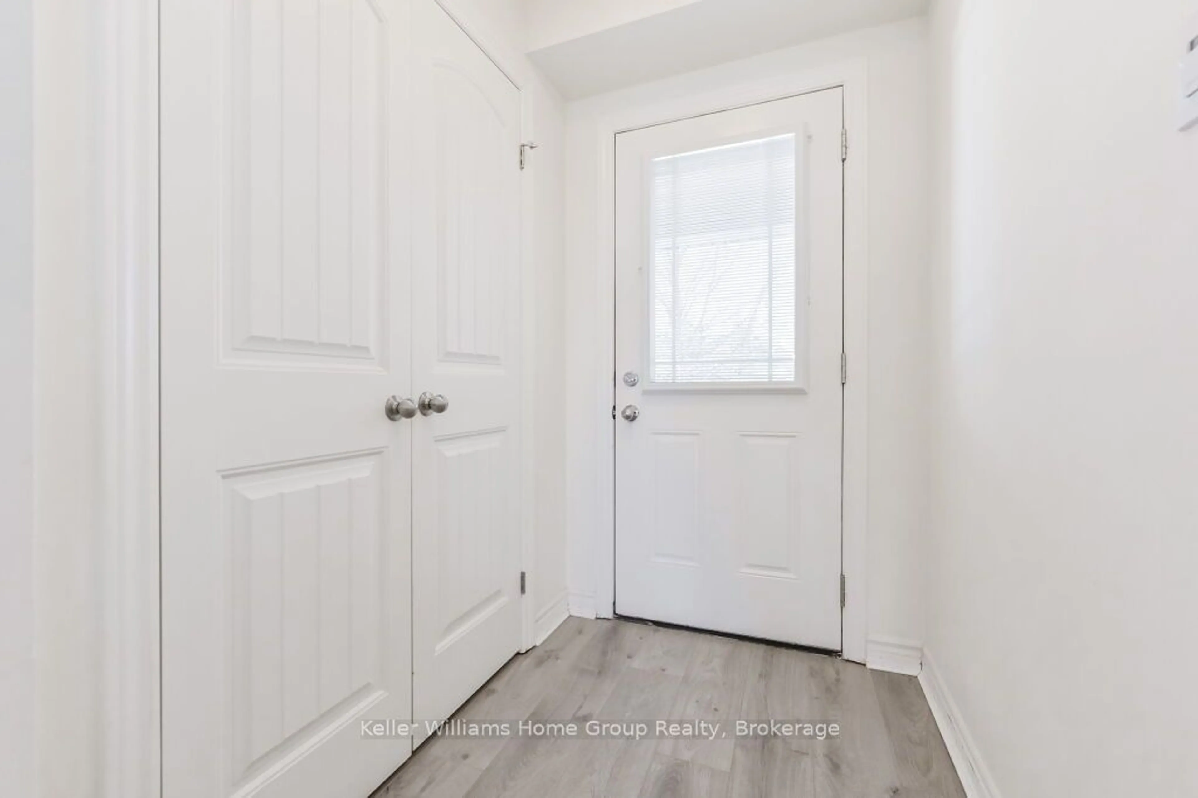 Indoor entryway for 81 Westminster Cres, Centre Wellington Ontario N1M 1C4