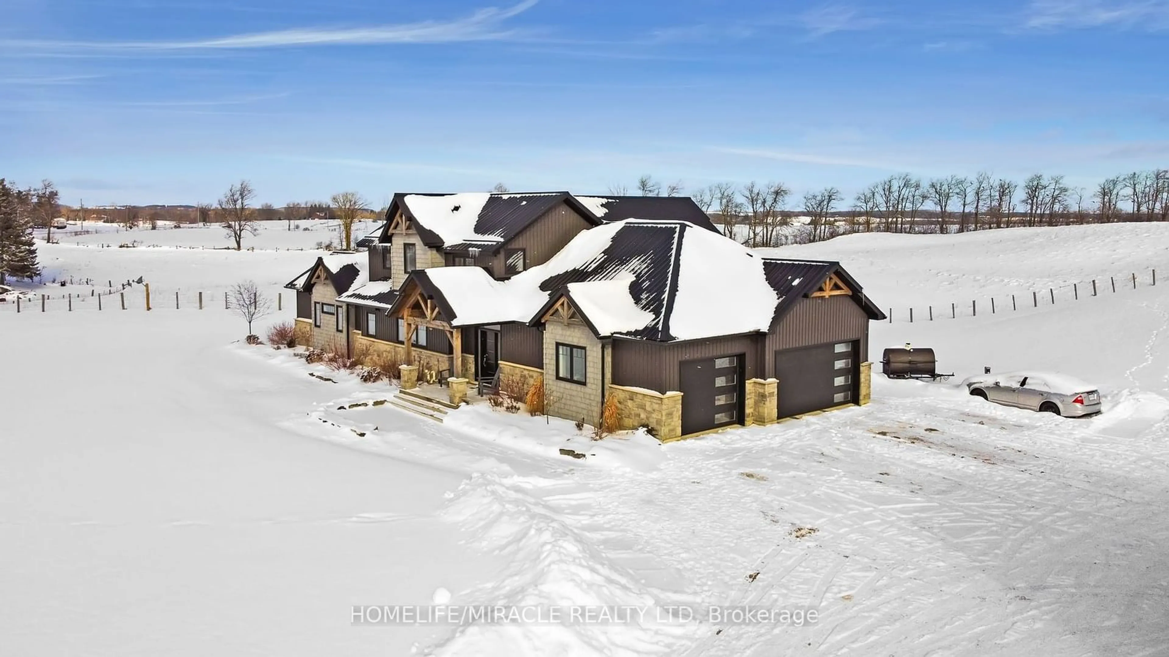 A pic from outside/outdoor area/front of a property/back of a property/a pic from drone, building for 585437 County Road 17, Melancthon Ontario L9V 1Z1