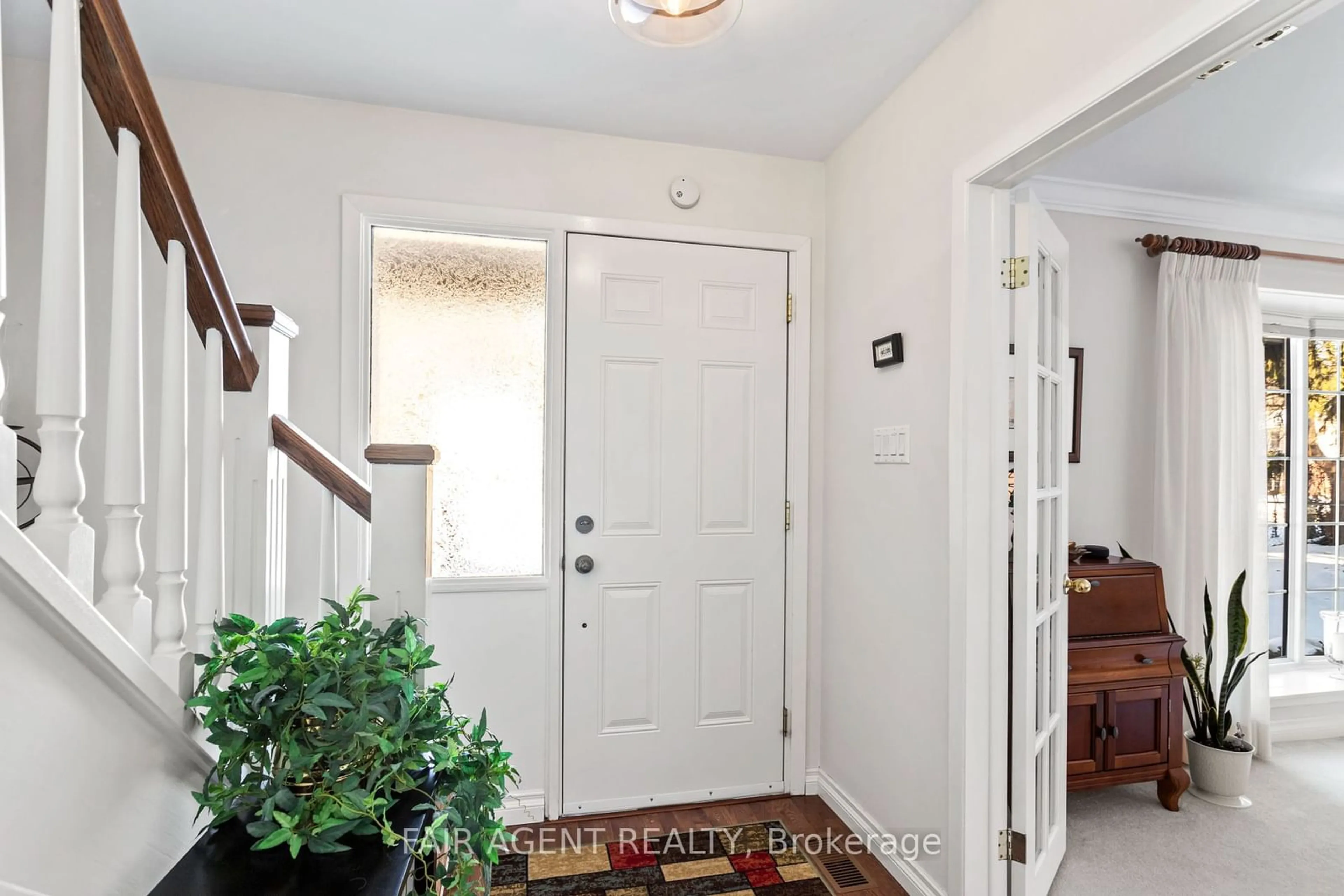 Indoor entryway for 18 Normandy Gdns, London Ontario N6H 4A9