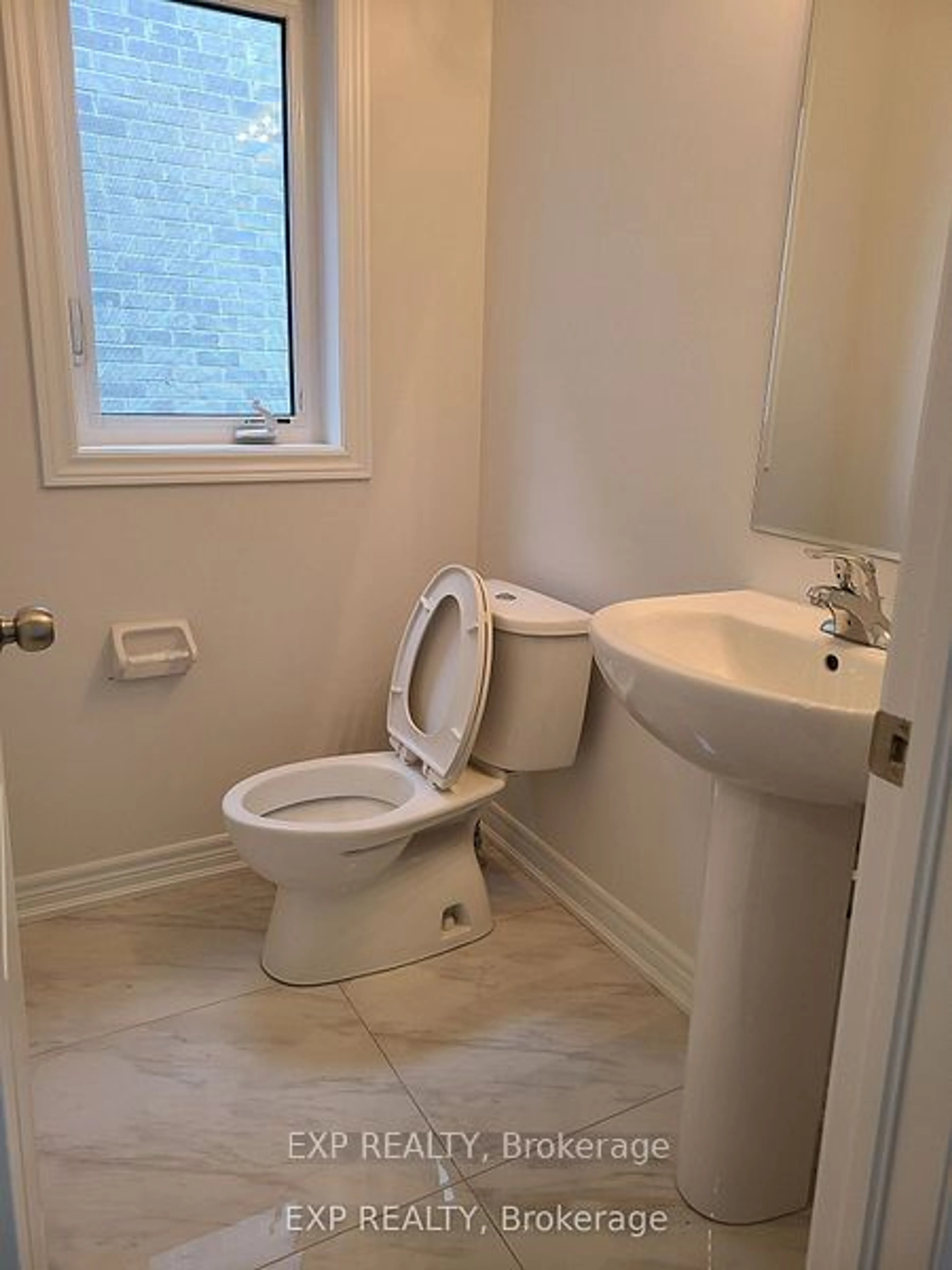 Standard bathroom, ceramic/tile floor for 488 Black Cherry Cres, Shelburne Ontario L9V 3Y7