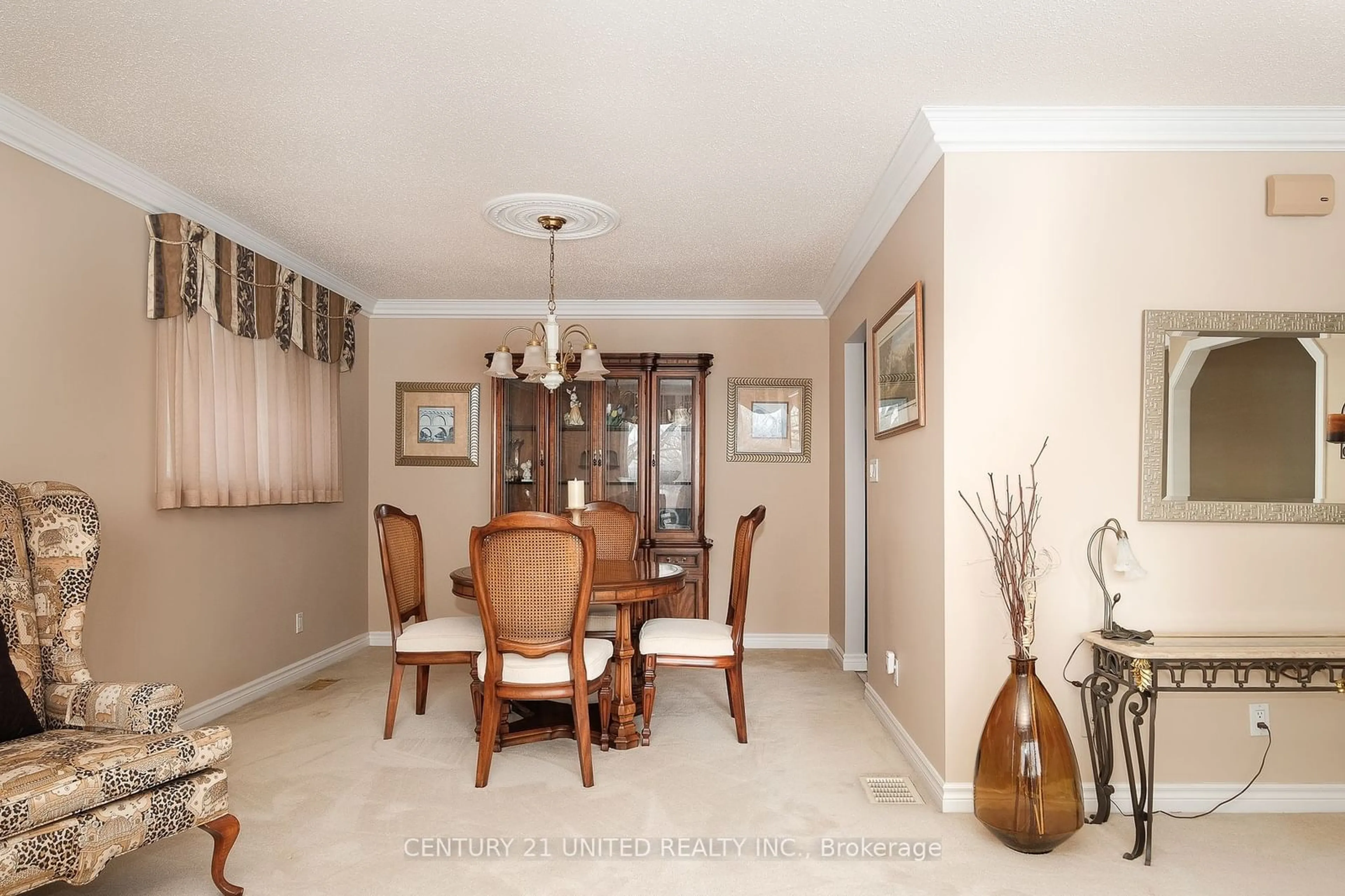 Dining room, ceramic/tile floor for 1229 Neptune St, Peterborough Ontario K9H 7M1