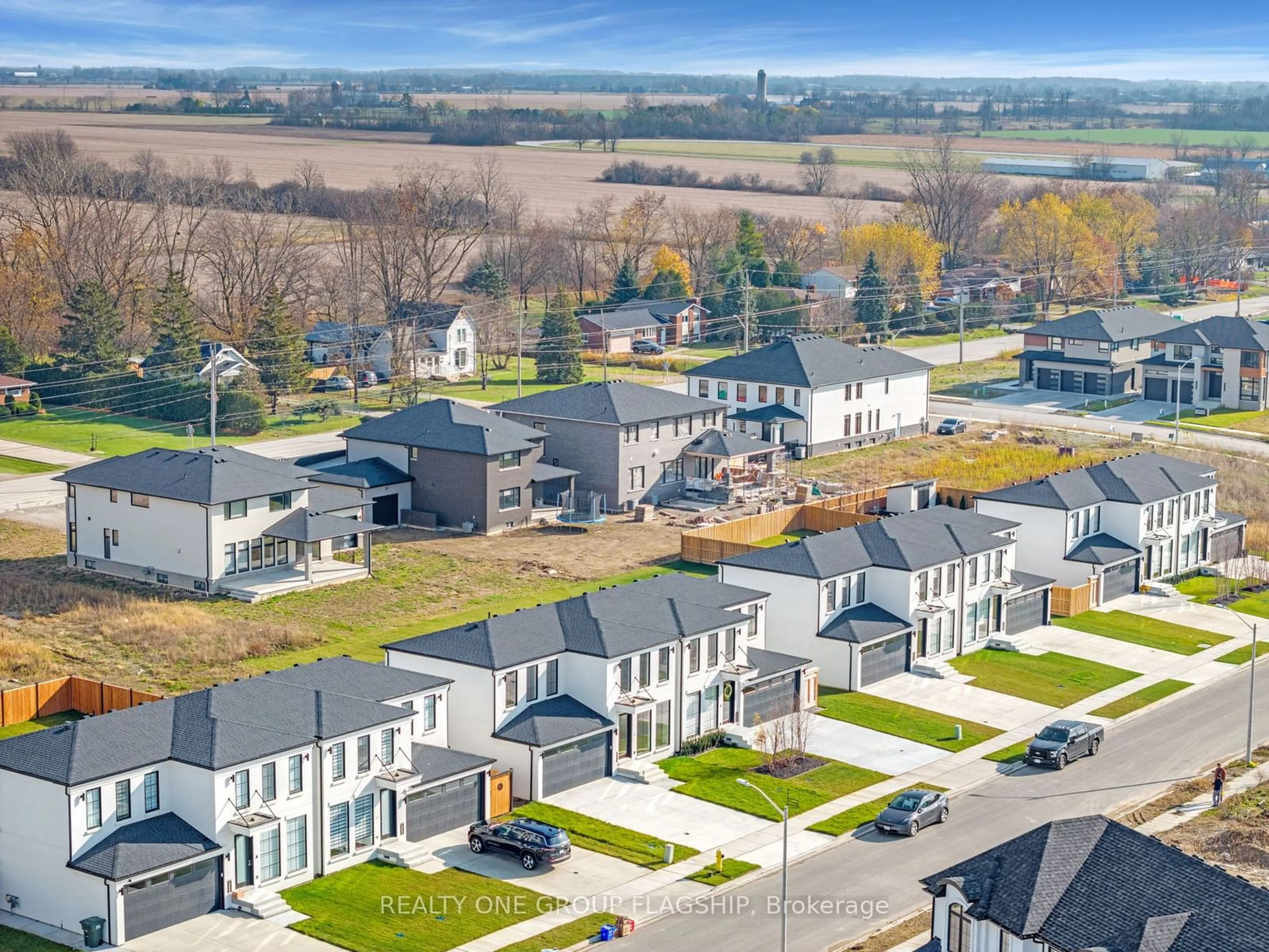 A pic from outside/outdoor area/front of a property/back of a property/a pic from drone, street for 4557 Valerio Cres, LaSalle Ontario N9H 0N2