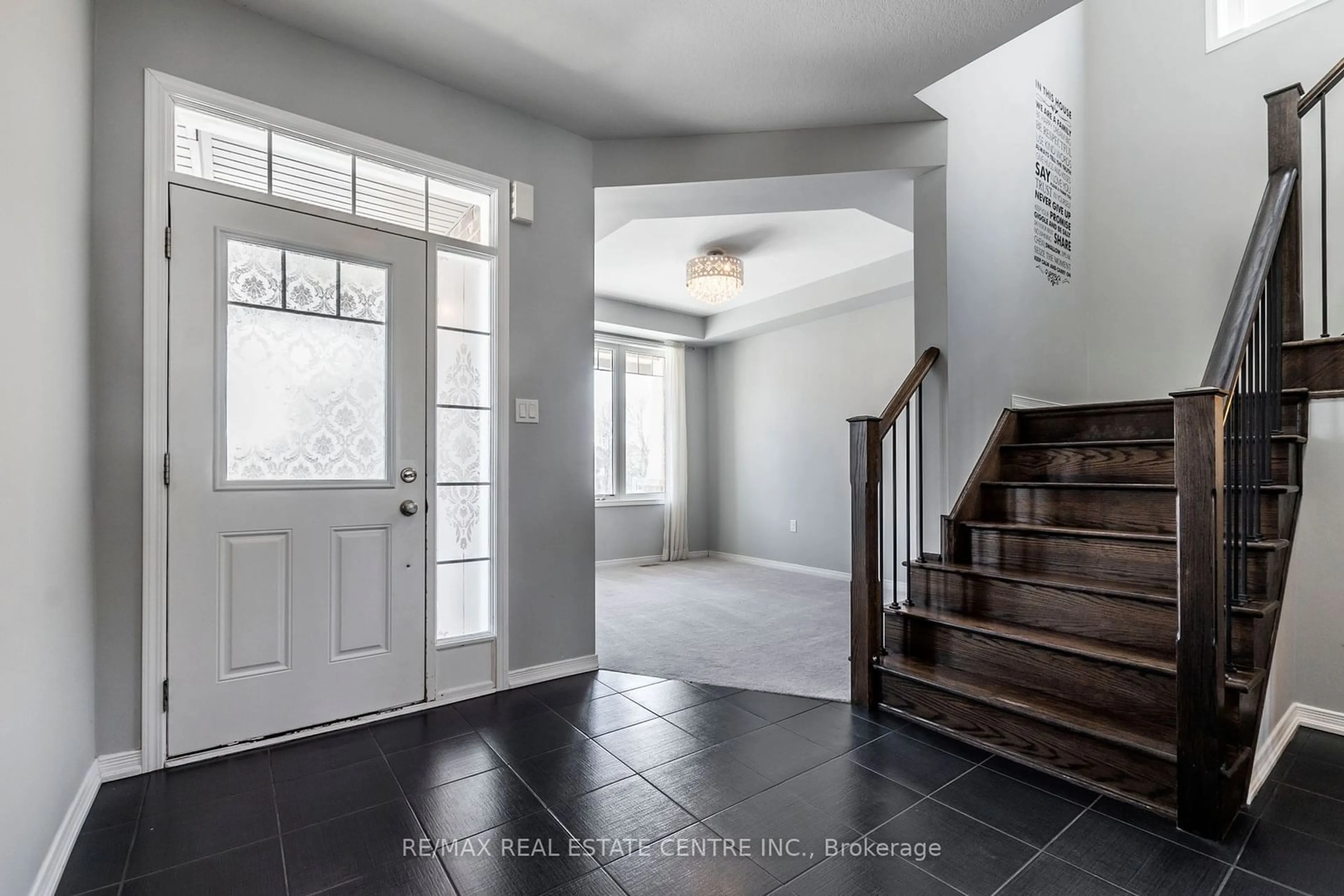 Indoor entryway for 340 Falling Green Cres, Kitchener Ontario N2R 0G4