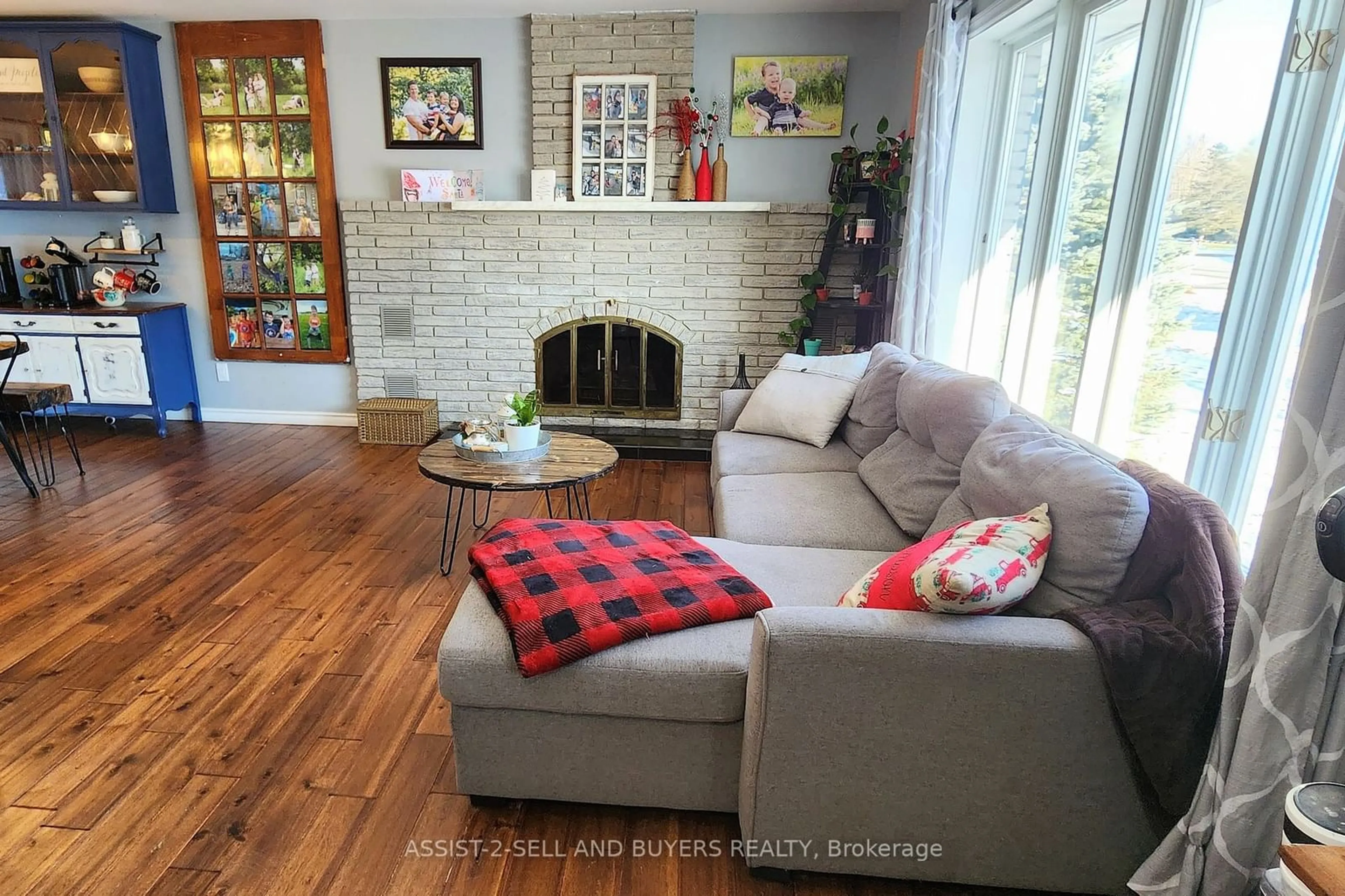 Living room with furniture, unknown for 17021 County Rd 36 Rd, South Stormont Ontario K0C 2A0