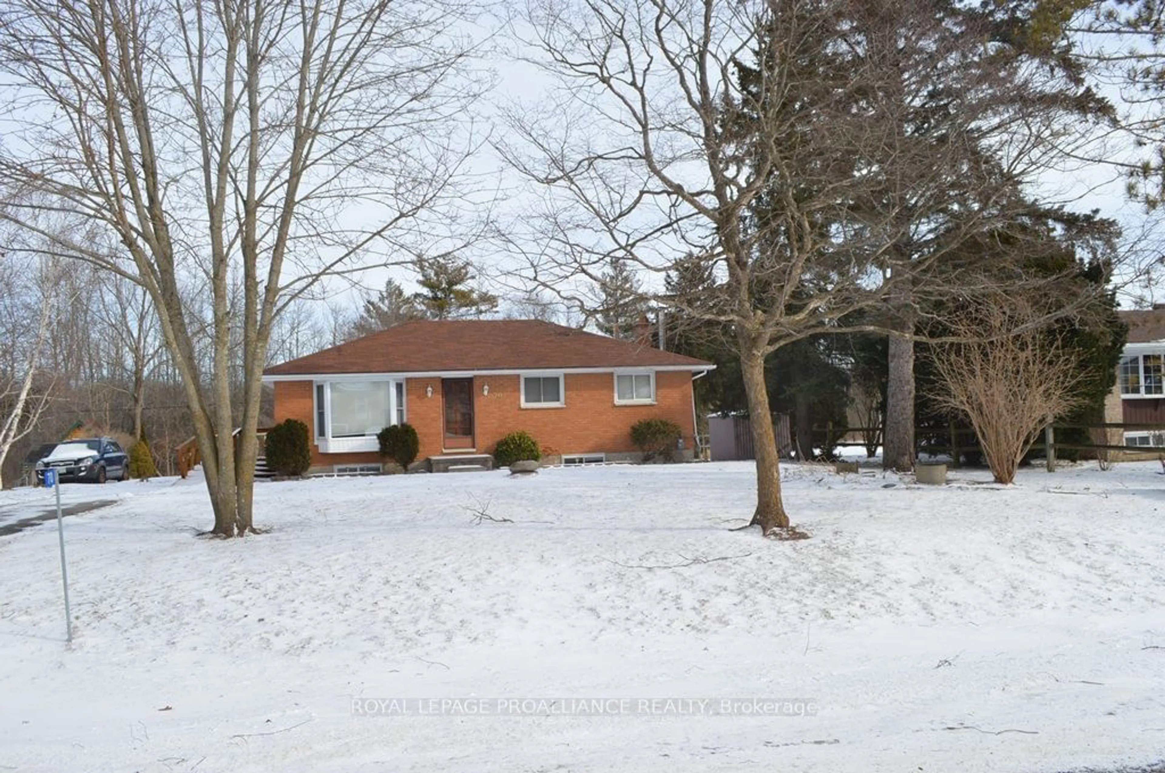 A pic from outside/outdoor area/front of a property/back of a property/a pic from drone, street for 70 Jeffrey Dr, Quinte West Ontario K8V 5P8